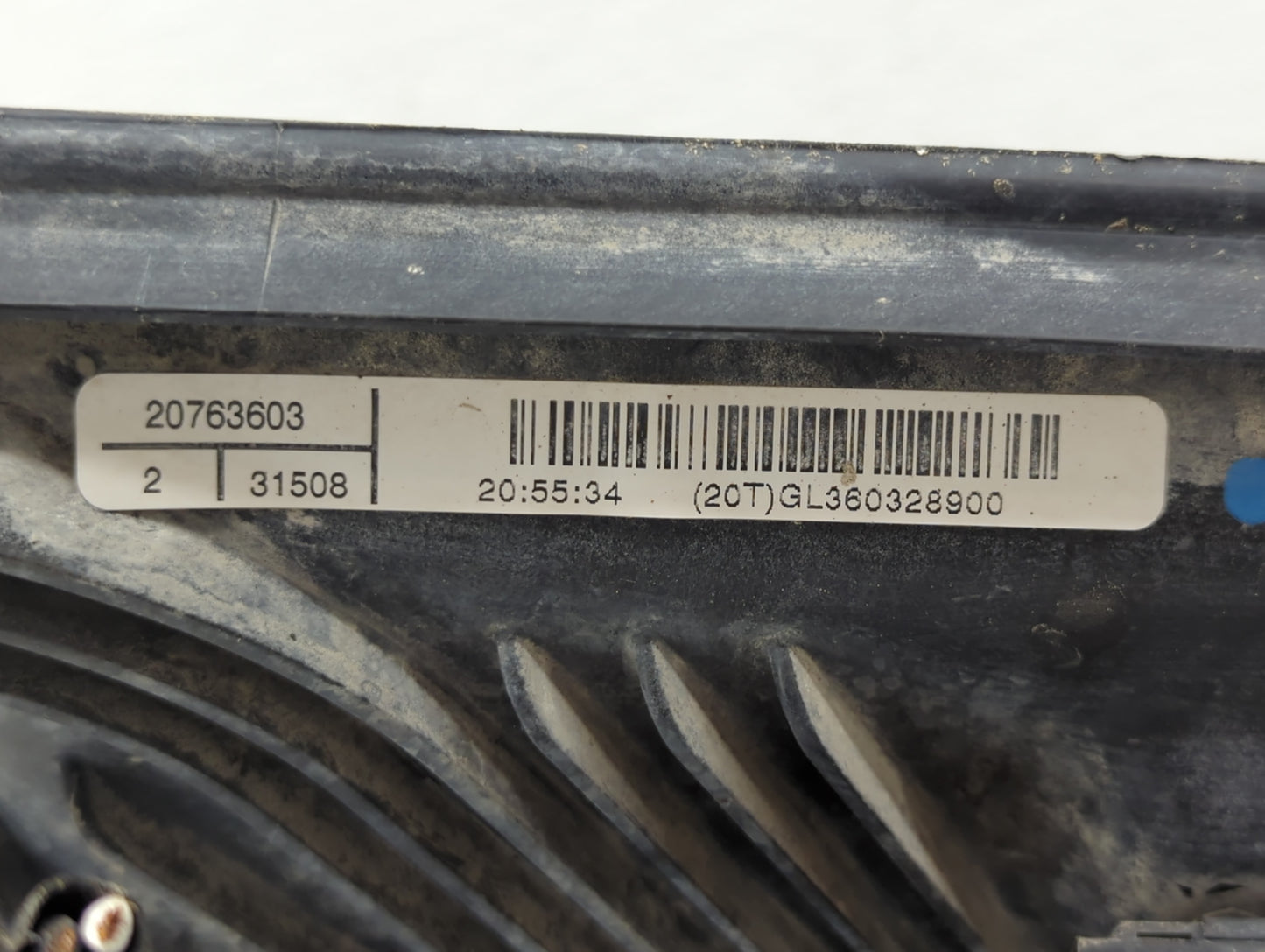 2007-2017 Gmc Acadia Left Radiator Fan Motor Assembly Black - Oemusedautoparts1.com