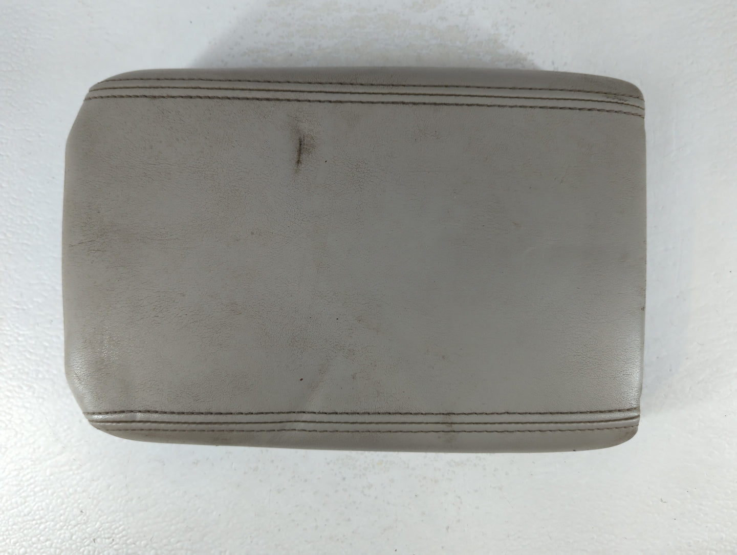 2009 Gmc Acadia Center Console Armrest Cover Lid Fits OEM Used Auto Parts - Oemusedautoparts1.com