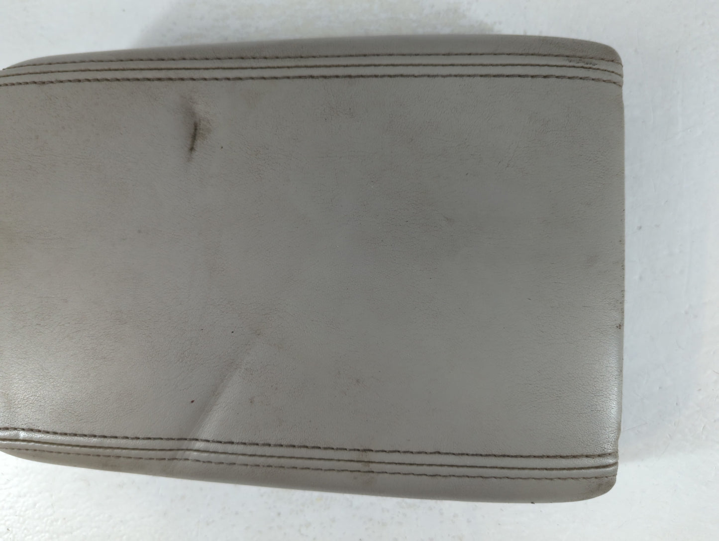 2009 Gmc Acadia Center Console Armrest Cover Lid Fits OEM Used Auto Parts - Oemusedautoparts1.com