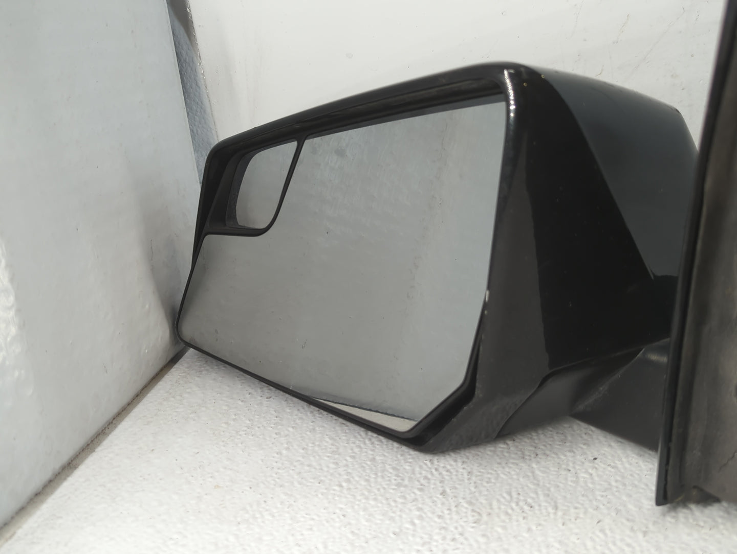 2009 Gmc Acadia Driver Side View Mirror - Left Door Mirror OEM Used - Oemusedautoparts1.com