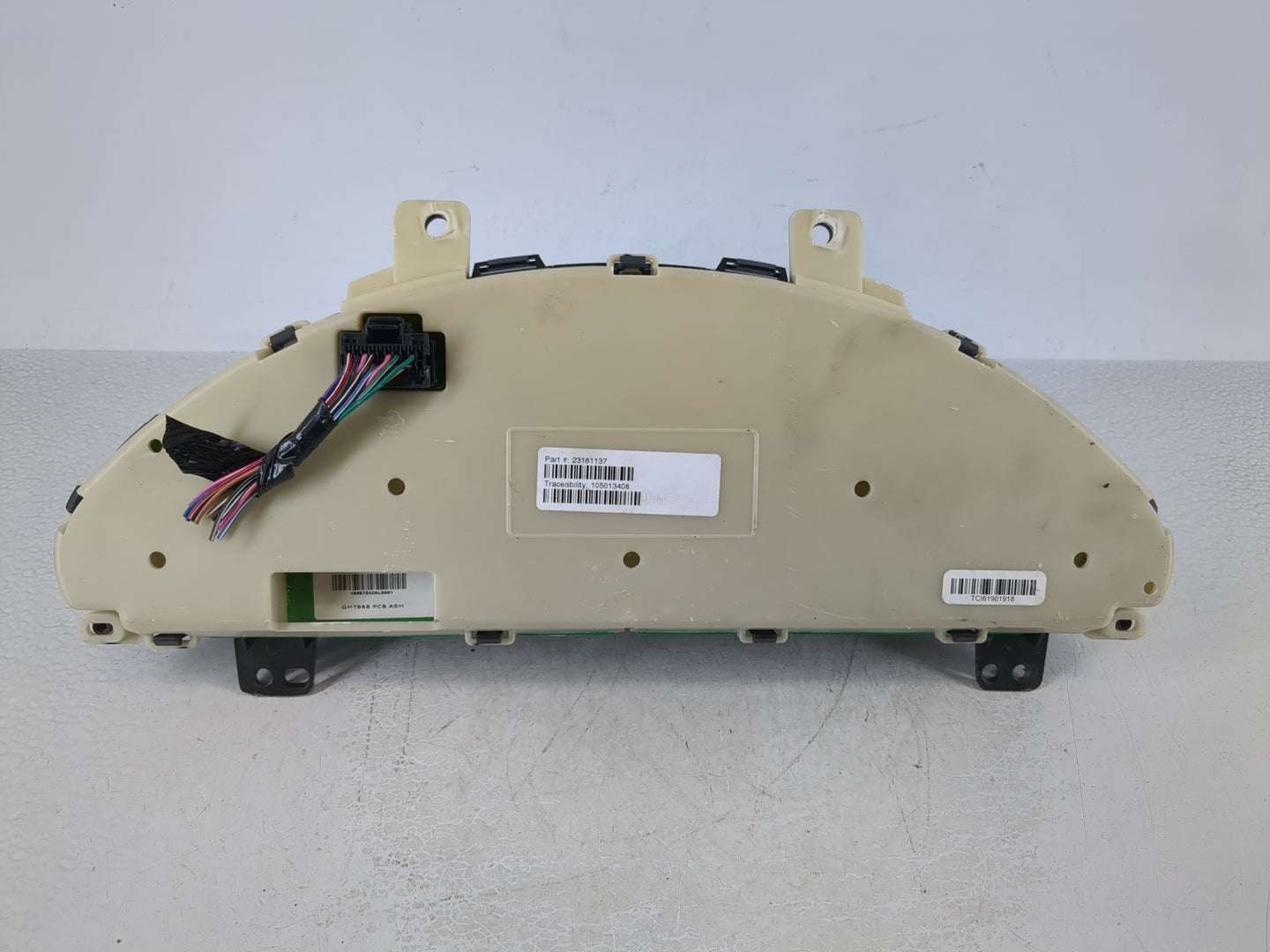 2007-2010 Gmc Acadia Instrument Cluster Speedometer Gauges Fits Fits 2007 2008 2009 2010 OEM Used Auto Parts - Oemusedautopa