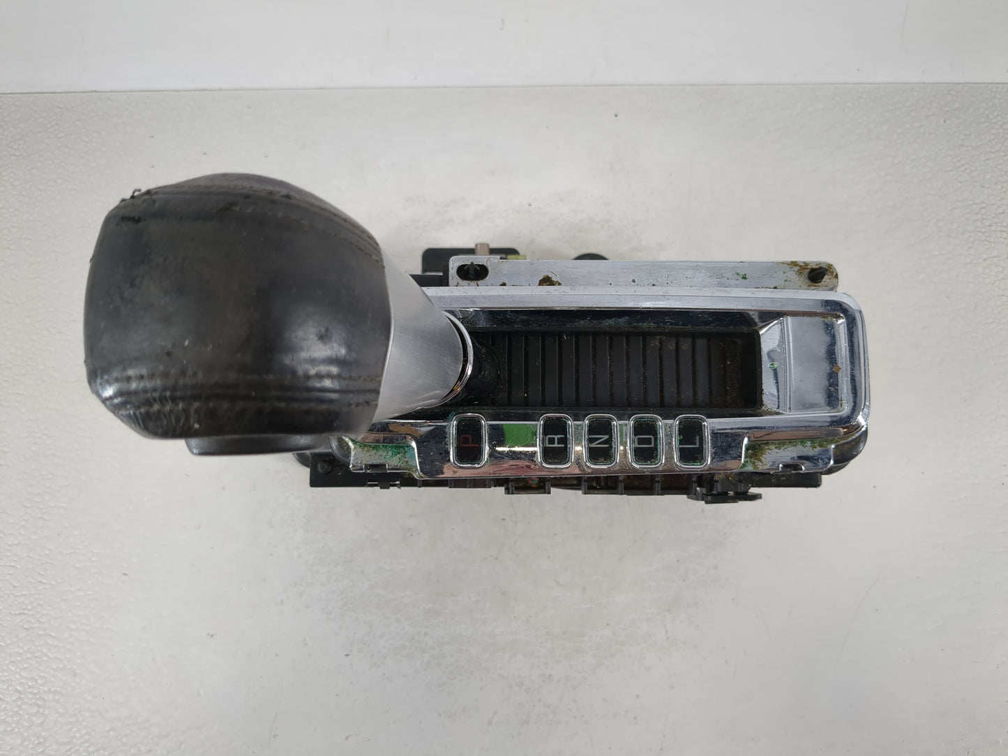 2009 Gmc Acadia Floor Console Assembly Shifter - Oemusedautoparts1.com