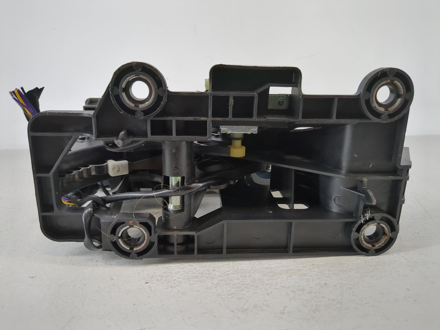 2009 Gmc Acadia Floor Console Assembly Shifter - Oemusedautoparts1.com