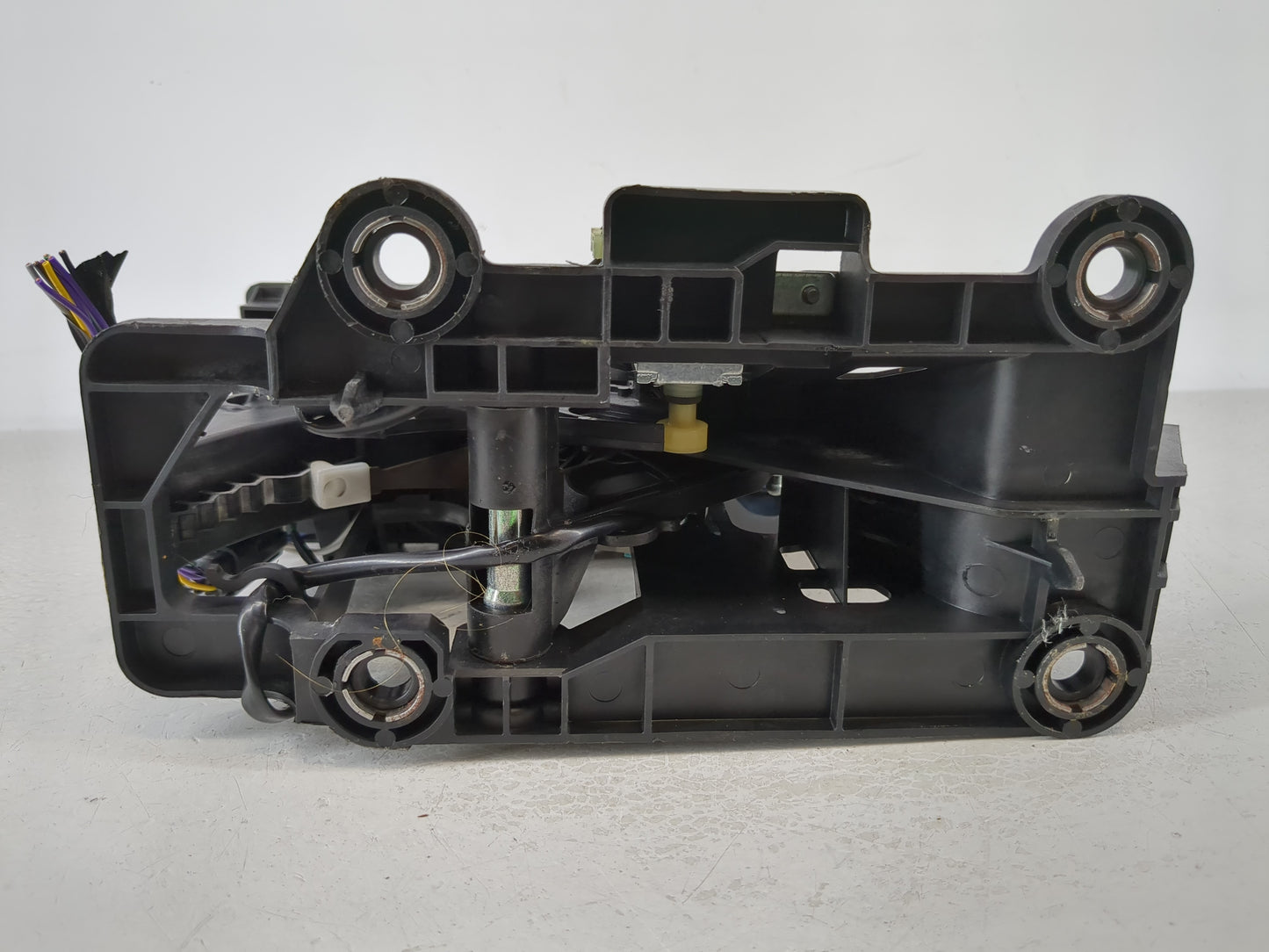 2009 Gmc Acadia Floor Console Assembly Shifter - Oemusedautoparts1.com