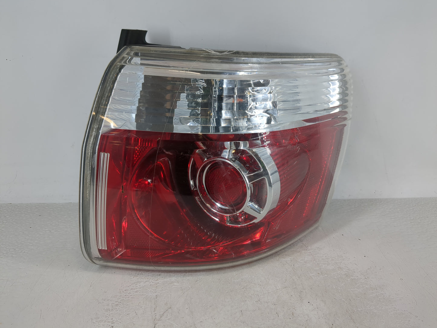 2007 Gmc Acadia Driver Left Side Tail Light Taillight Deck Lid Mounted - Oemusedautoparts1.com