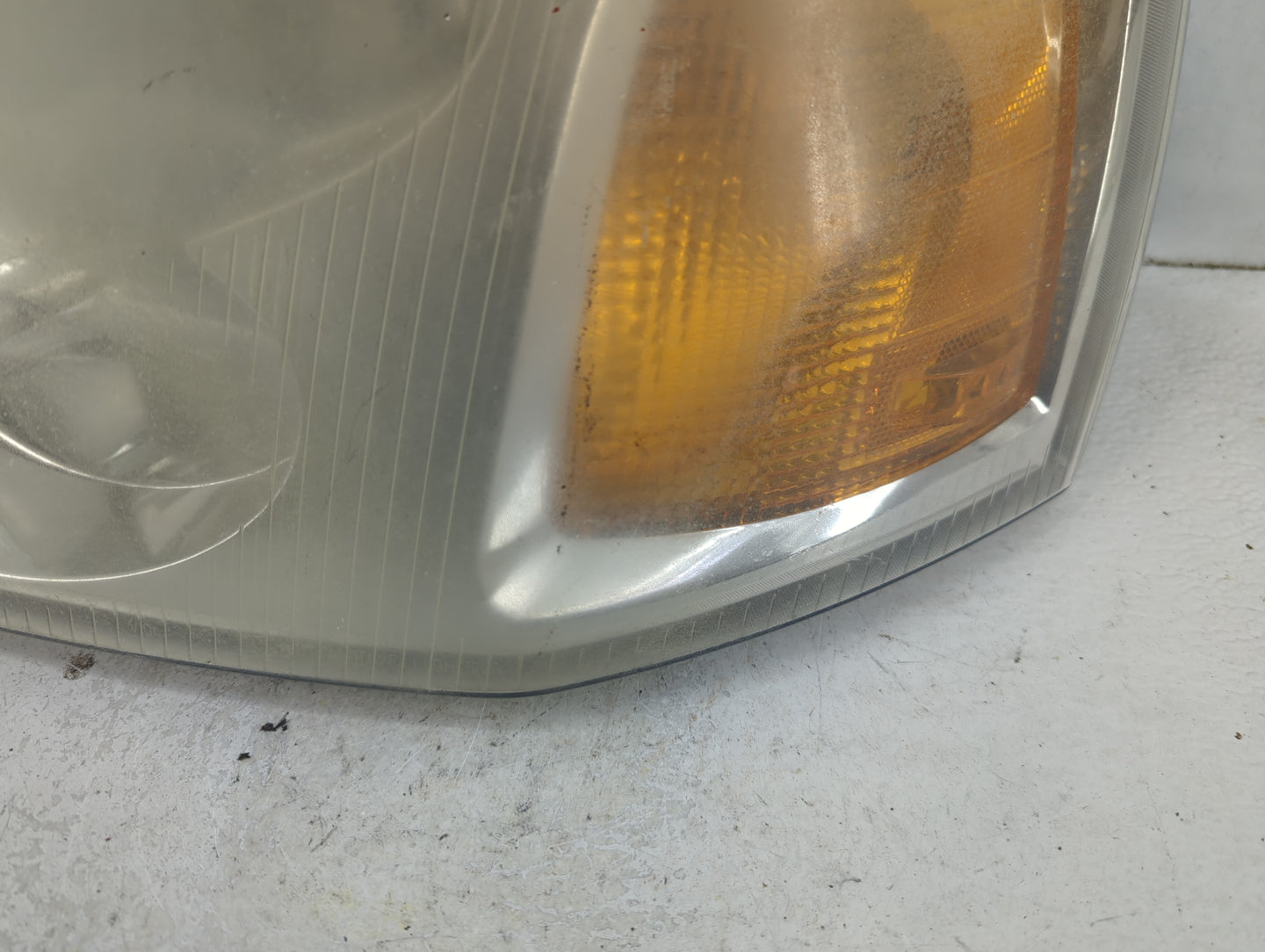 2002-2009 Gmc Envoy Passenger Right Oem Head Light Headlight Lamp - Oemusedautoparts1.com