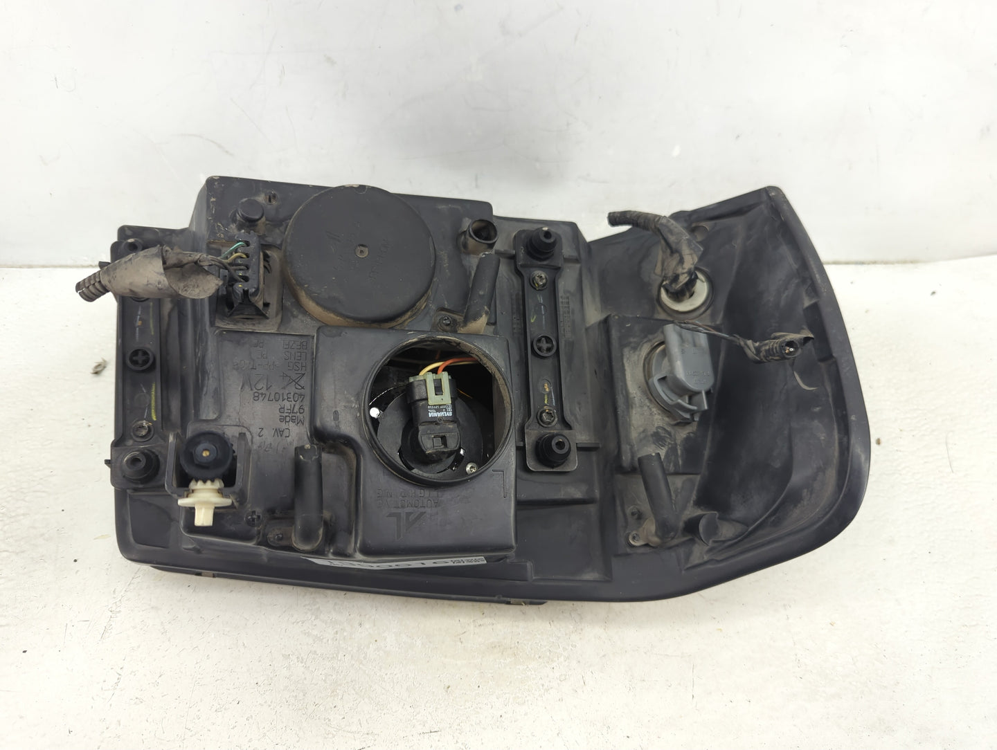 2002-2009 Gmc Envoy Passenger Right Oem Head Light Headlight Lamp - Oemusedautoparts1.com