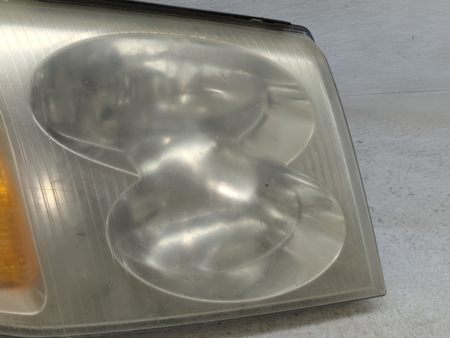 2002-2009 Gmc Envoy Passenger Right Oem Head Light Headlight Lamp 1412697 - Oemusedautoparts1.com
