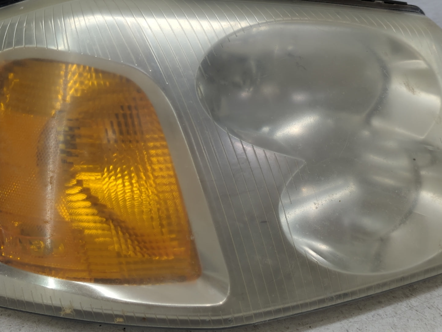 2002-2009 Gmc Envoy Passenger Right Oem Head Light Headlight Lamp 1412697 - Oemusedautoparts1.com