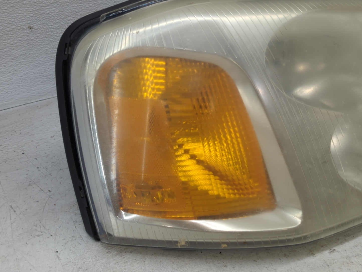 2002-2009 Gmc Envoy Passenger Right Oem Head Light Headlight Lamp 1412697 - Oemusedautoparts1.com
