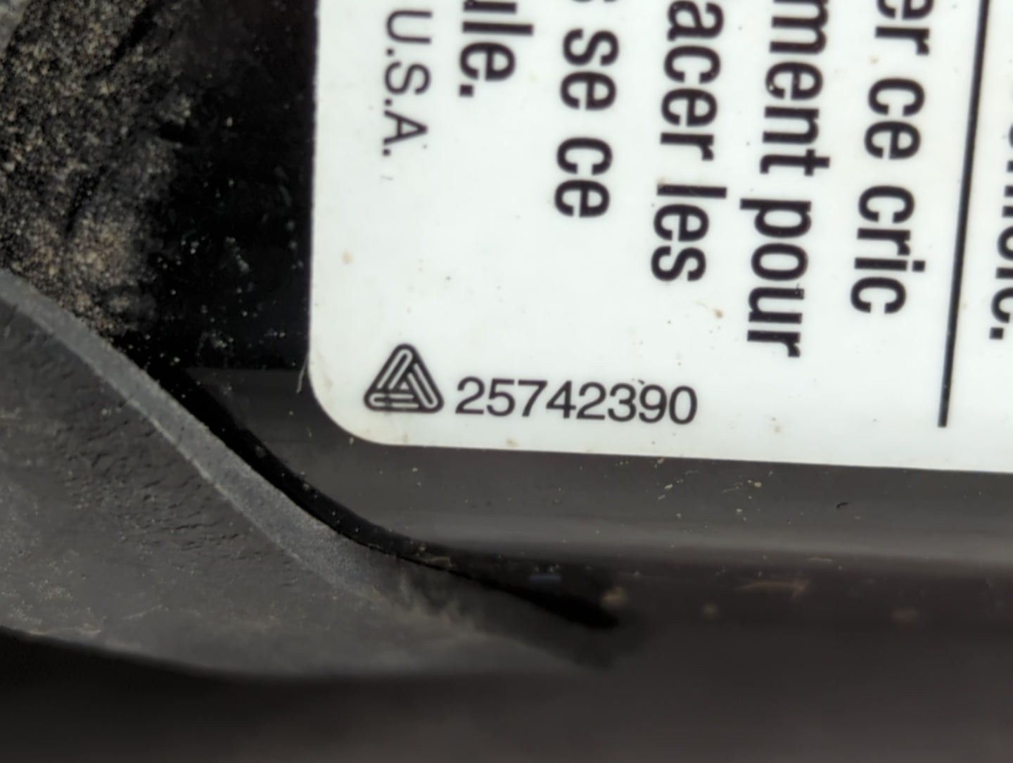 2009 Gmc Envoy Rainier Spare Tire Carrier Jack - Oemusedautoparts1.com