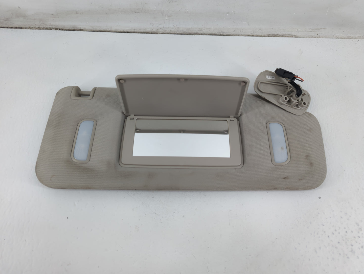 2007-2013 Gmc Sierra 1500 Sun Visor Shade Replacement Passenger Right Mirror Fits Fits 2007 2008 2009 2010 2011 2012 2013 20