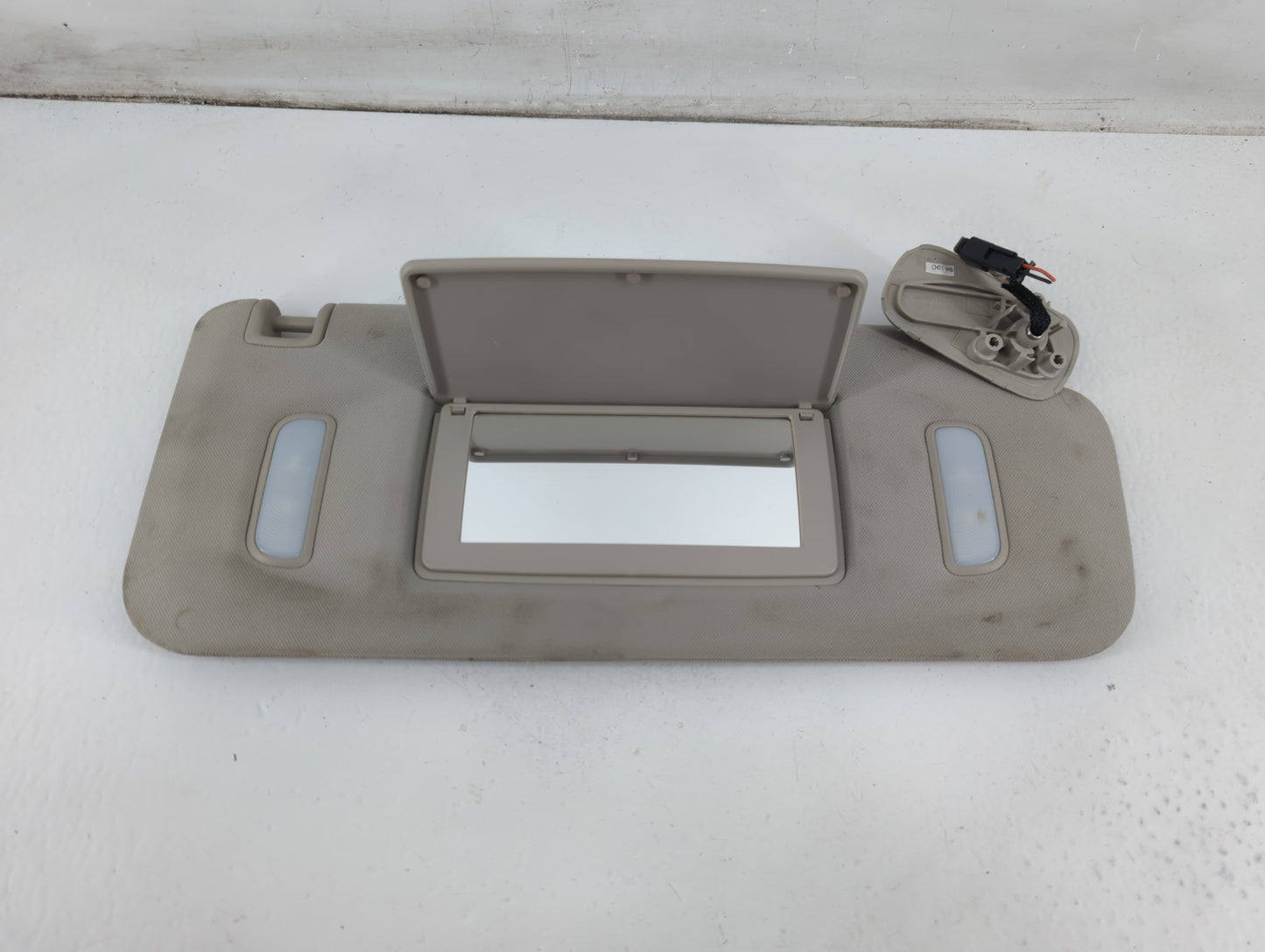 2007-2013 Gmc Sierra 1500 Sun Visor Shade Replacement Passenger Right Mirror Fits Fits 2007 2008 2009 2010 2011 2012 2013 20