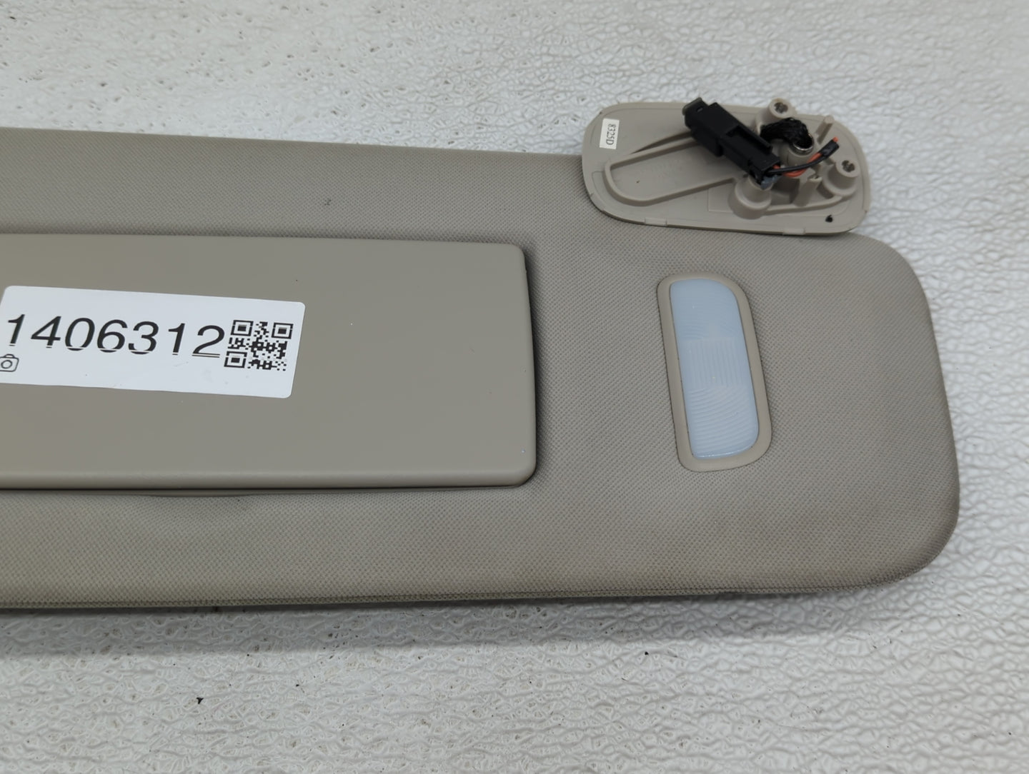 2007-2013 Gmc Sierra 1500 Sun Visor Shade Replacement Passenger Right Mirror Fits Fits 2007 2008 2009 2010 2011 2012 2013 20