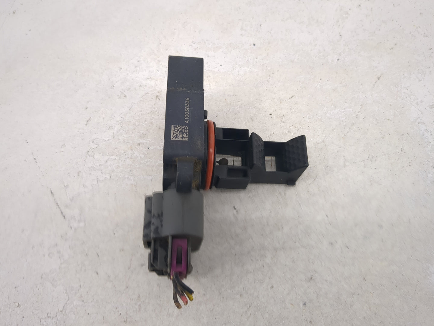2009-2013 Gmc Sierra 1500 Mass Air Flow Meter Maf 1485832 - Oemusedautoparts1.com