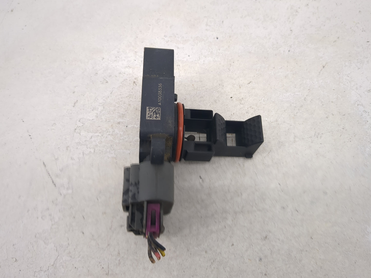 2009-2013 Gmc Sierra 1500 Mass Air Flow Meter Maf 1485832 - Oemusedautoparts1.com