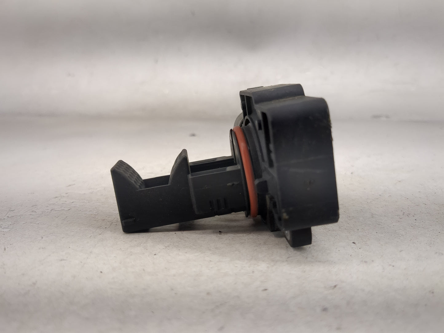2009-2013 Gmc Sierra 1500 Mass Air Flow Meter Maf 1485832 - Oemusedautoparts1.com