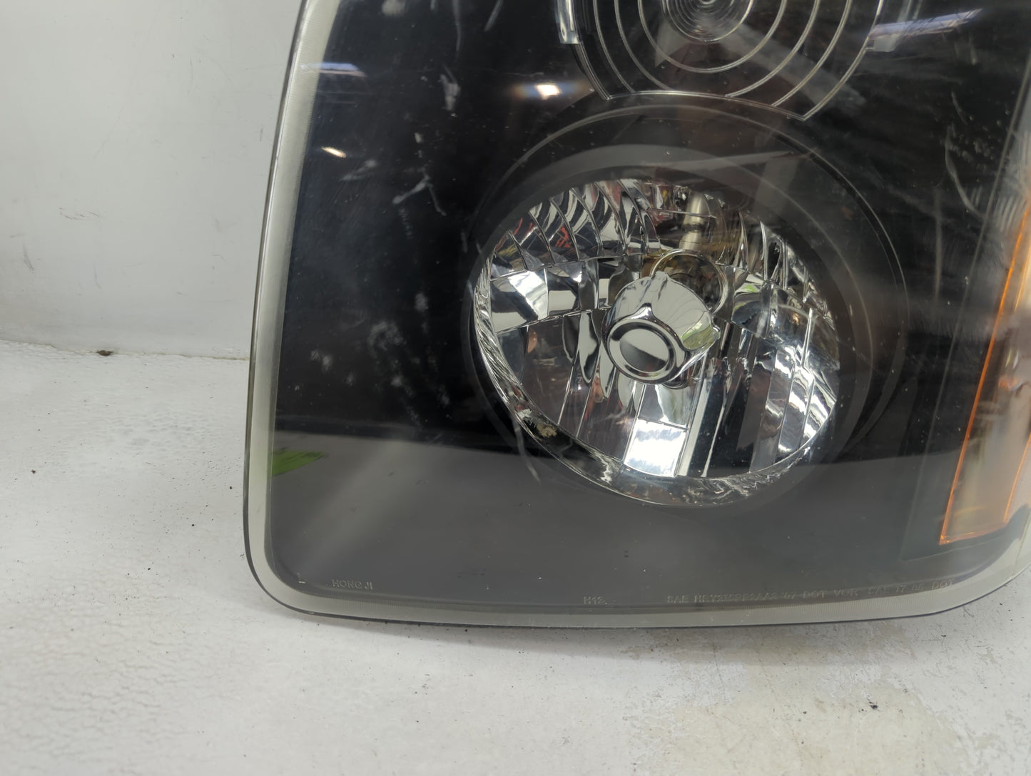 2007-2014 Gmc Yukon Driver Left Oem Head Light Headlight Lamp - Oemusedautoparts1.com