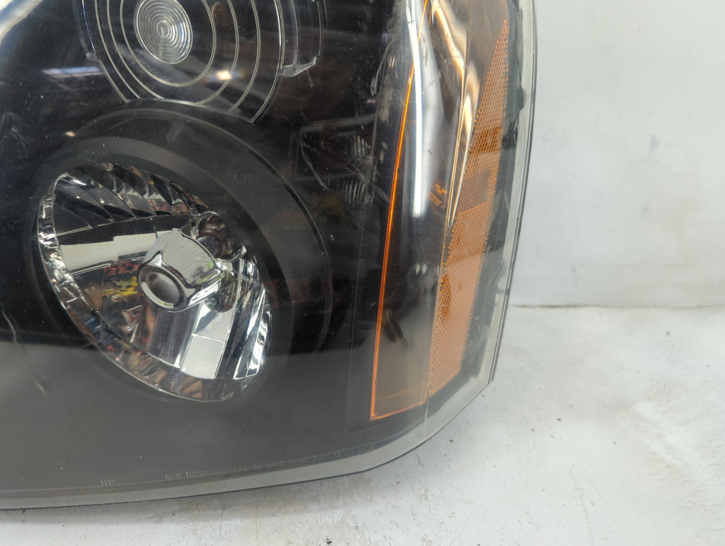 2007-2014 Gmc Yukon Driver Left Oem Head Light Headlight Lamp - Oemusedautoparts1.com