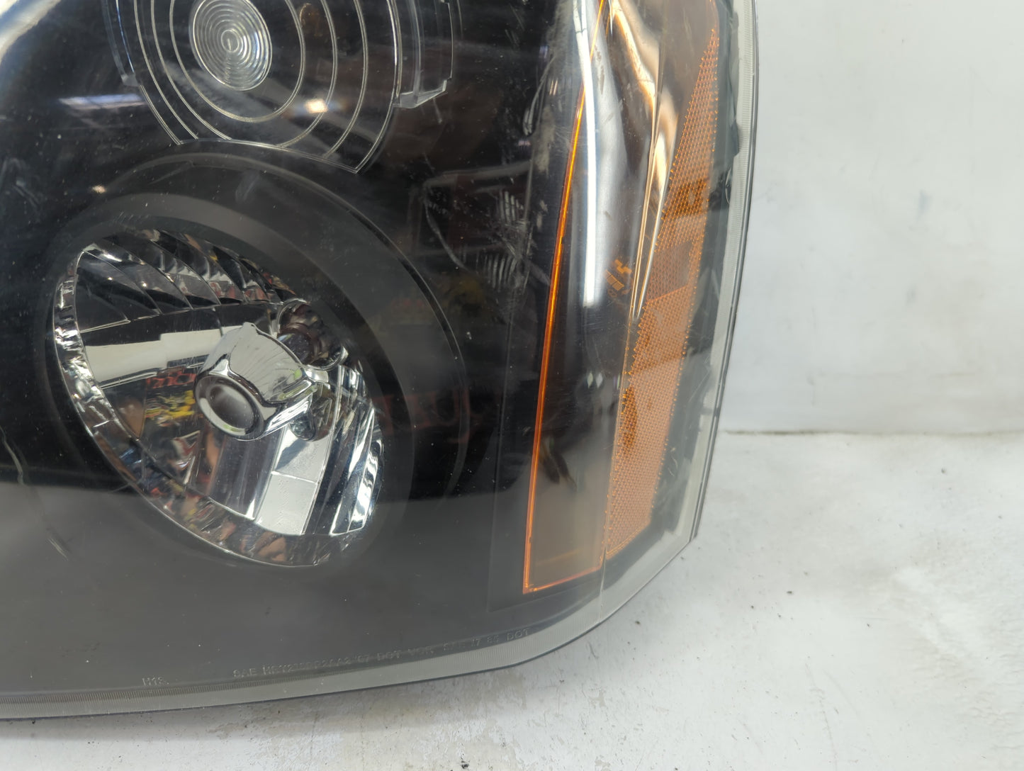 2007-2014 Gmc Yukon Driver Left Oem Head Light Headlight Lamp - Oemusedautoparts1.com