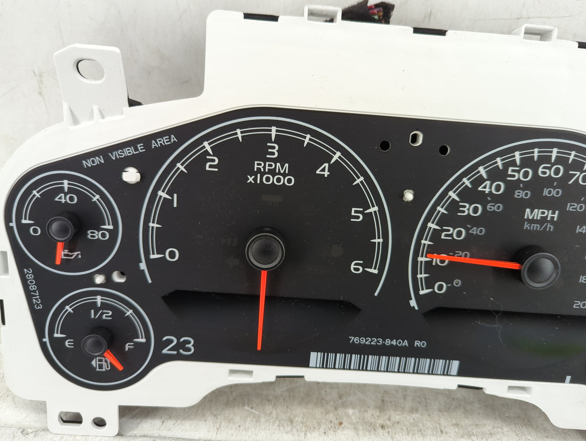 2009 Gmc Yukon Instrument Cluster Speedometer Gauges P/N:28087123 Miles:100K Fits OEM Used Auto Parts - Oemusedautoparts1.co