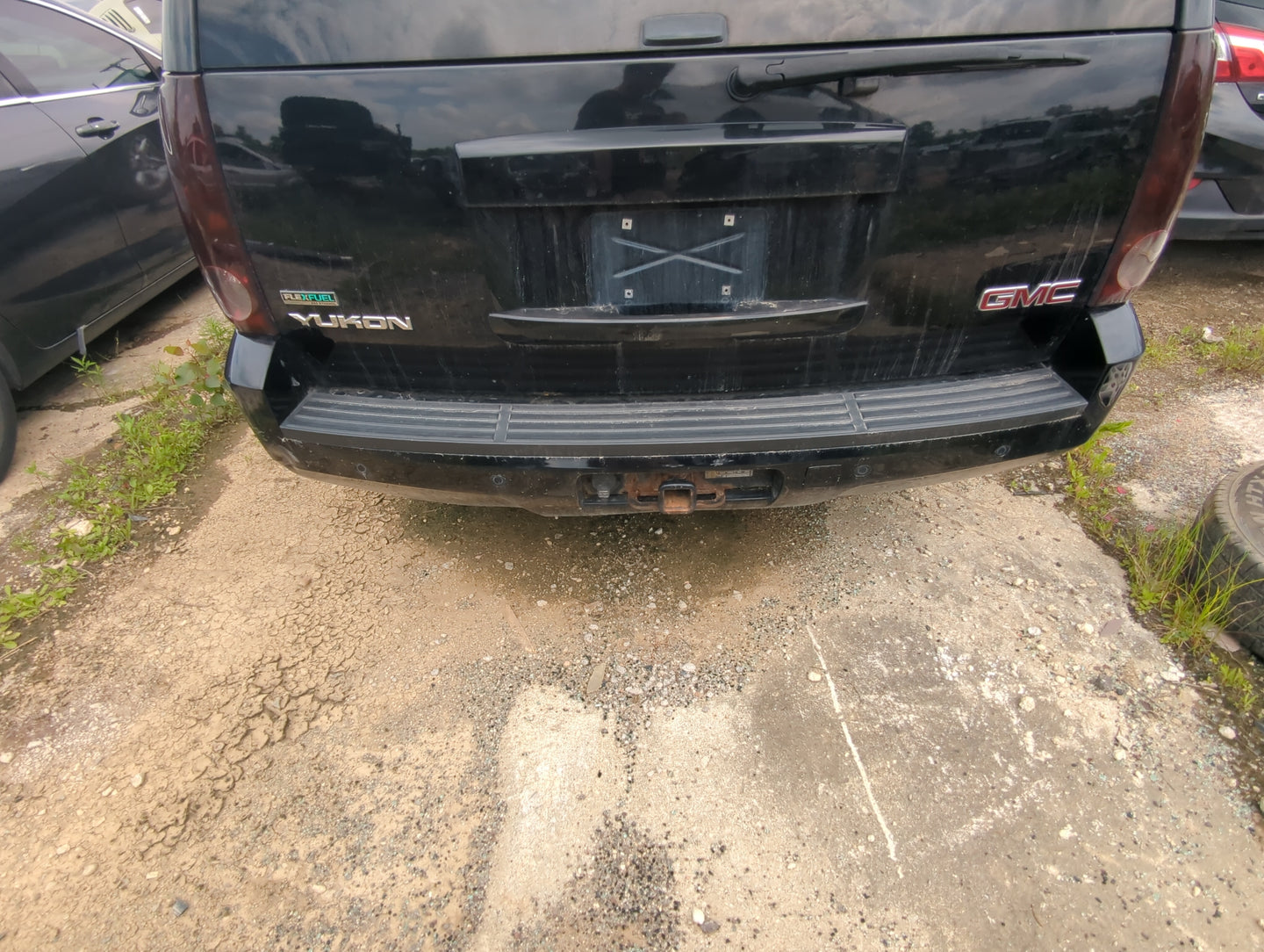 2007-2013 Gmc Yukon Rear Bumper Assembly Oem - Oemusedautoparts1.com