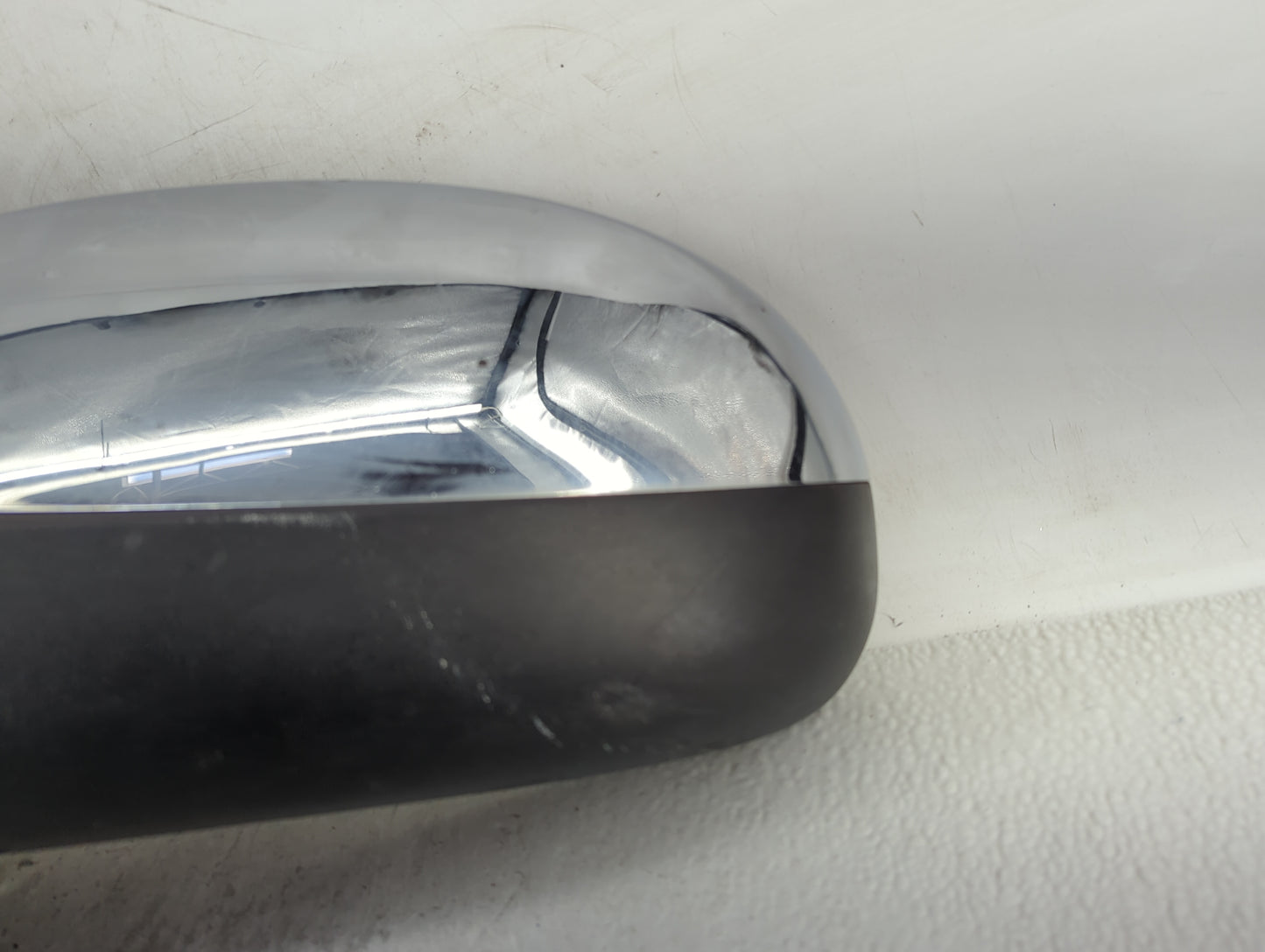 2009-2014 Gmc Yukon Driver Side View Mirror - Left Door Mirror OEM Used - Oemusedautoparts1.com