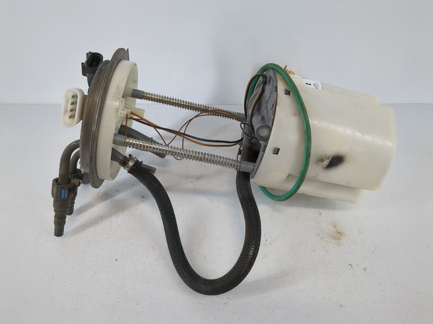 2008-2013 Gmc Yukon Electrical Gas Fuel Pump Assembly - Oemusedautoparts1.com