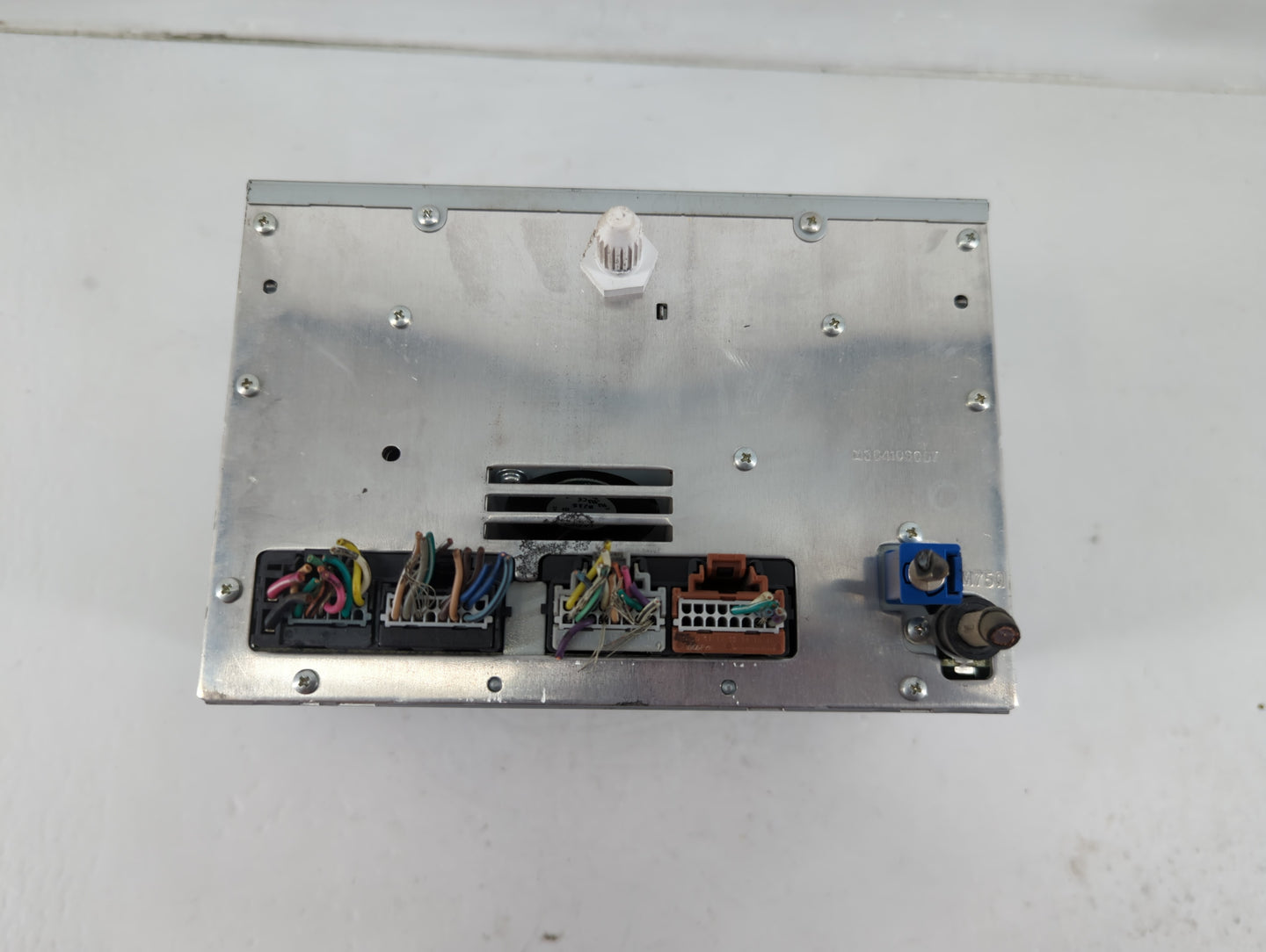 2009 Gmc Yukon Radio AM FM Cd Player Receiver Replacement P/N:20862567 Fits OEM Used Auto Parts - Oemusedautoparts1.com