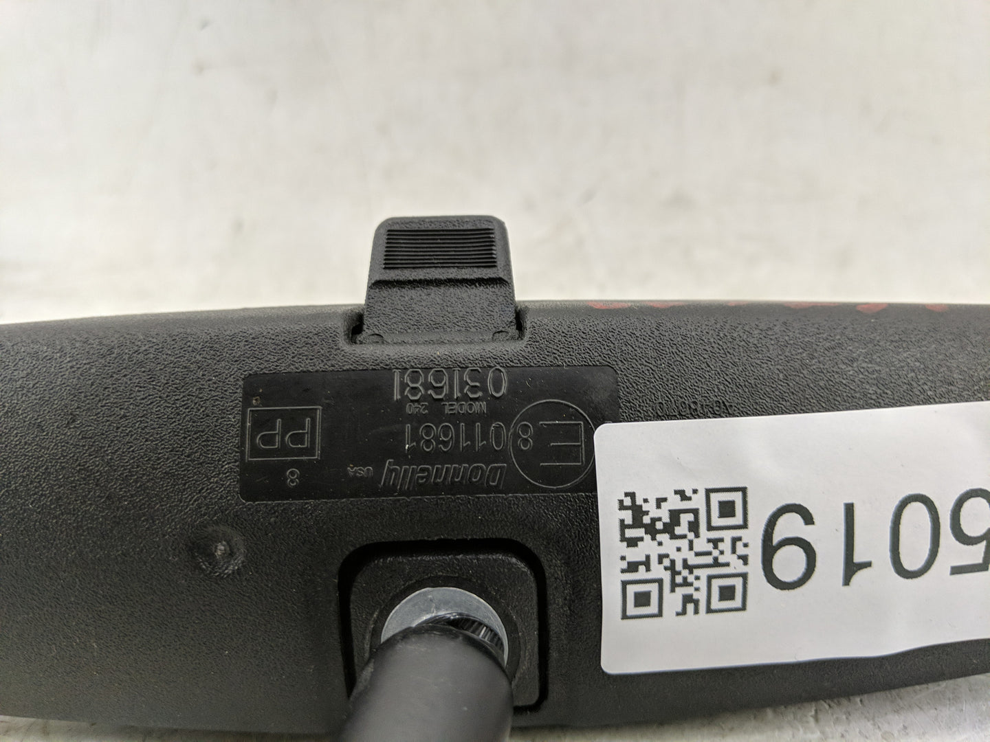 2009 Gmc Yukon Interior Rear View Mirror Replacement OEM P/N:E8011681 Fits OEM Used Auto Parts - Oemusedautoparts1.com