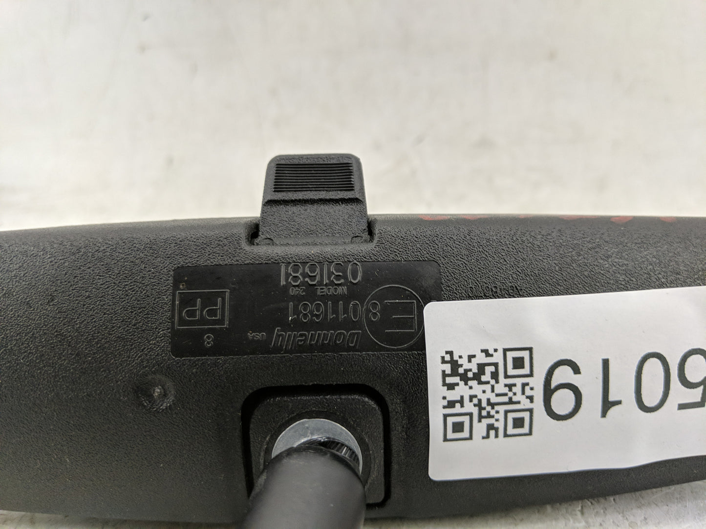 2009 Gmc Yukon Interior Rear View Mirror Replacement OEM P/N:E8011681 Fits OEM Used Auto Parts - Oemusedautoparts1.com