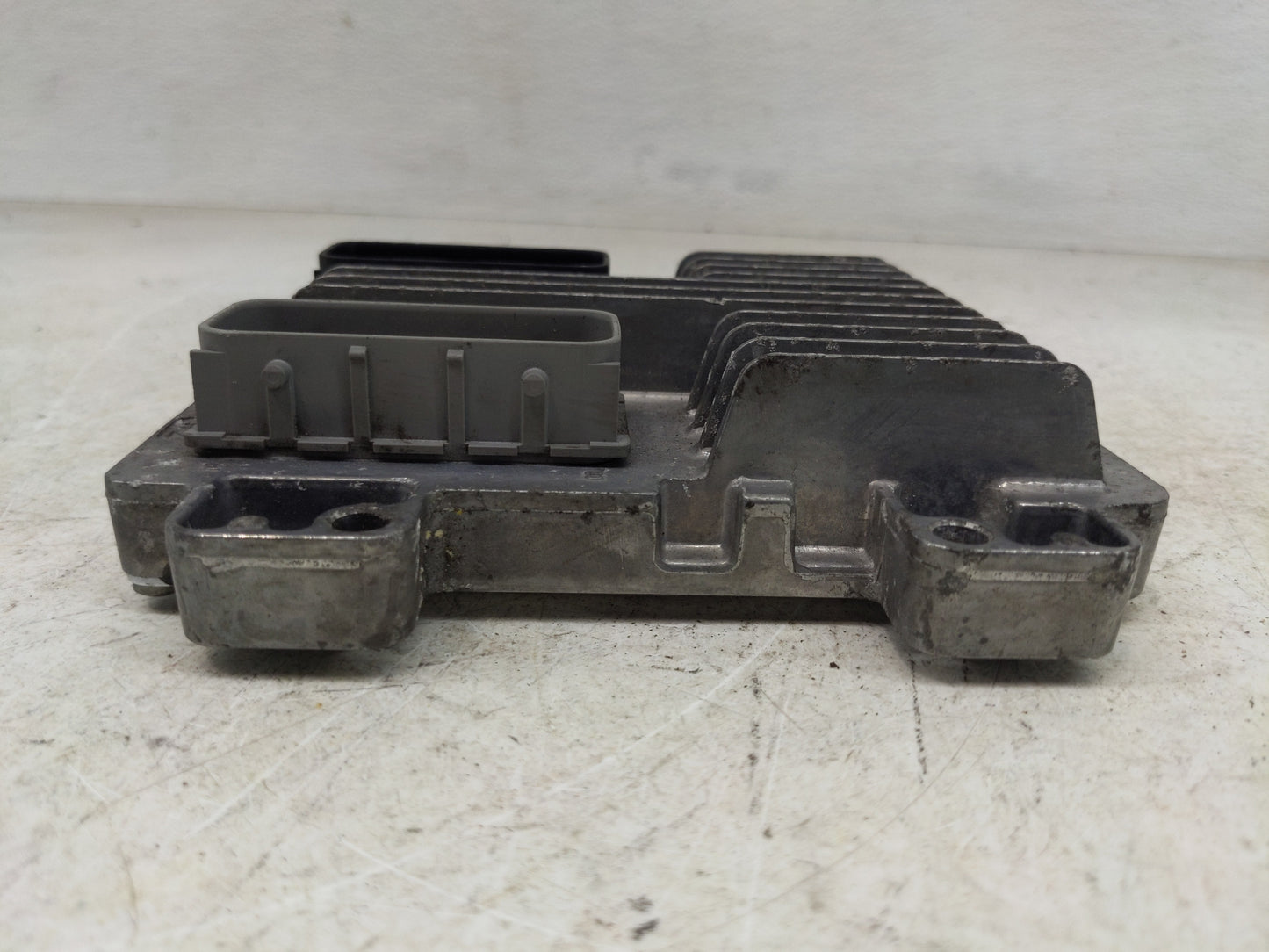 2009-2010 Gmc Yukon PCM Engine Control Computer ECU ECM PCU OEM P/N:12630500 Fits Fits 2009 2010 OEM Used Auto Parts - Oemus