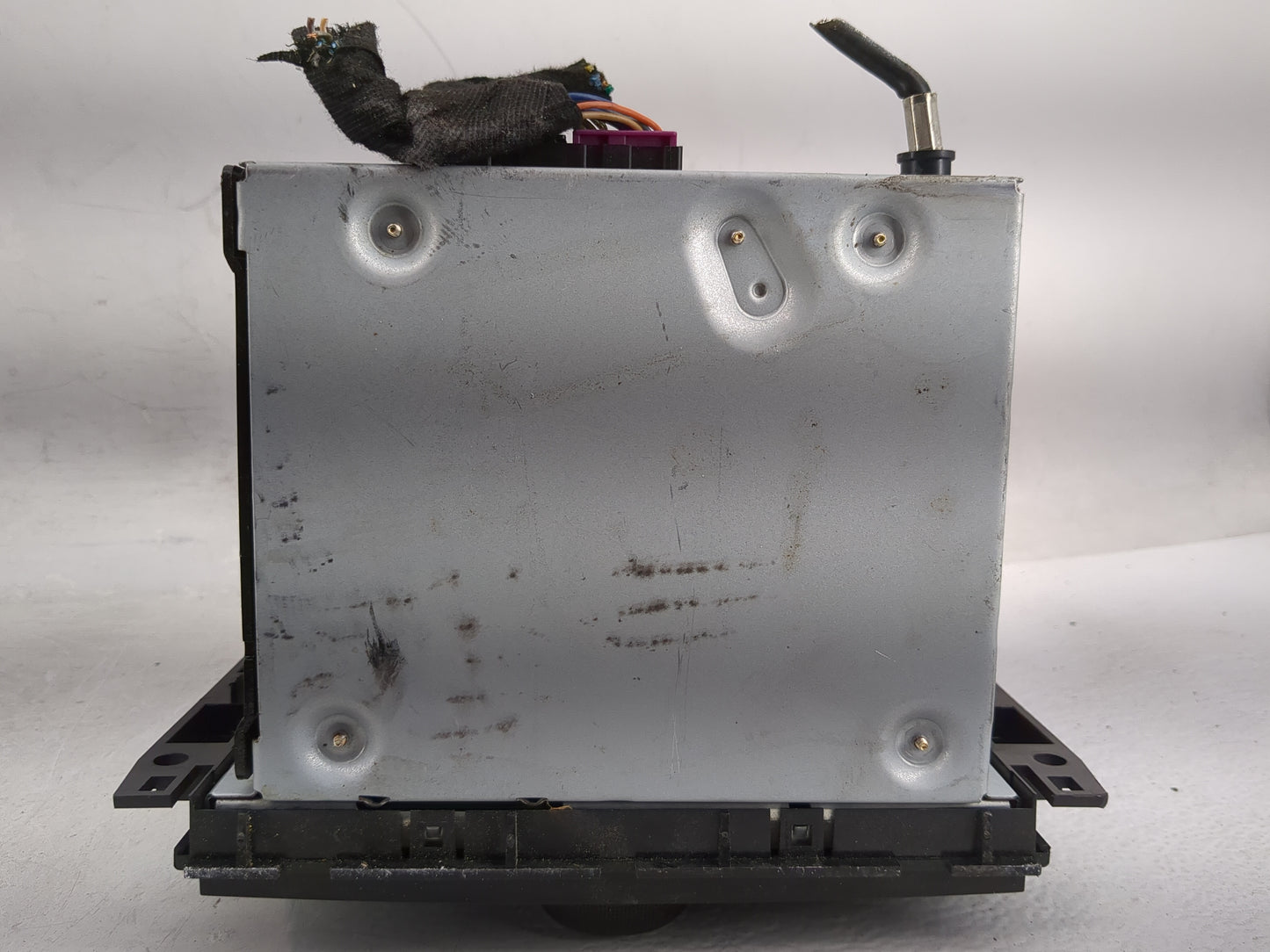2007-2009 Gmc Yukon Radio AM FM Cd Player Receiver Replacement P/N:25974802 Fits Fits 2007 2008 2009 2010 OEM Used Auto Part