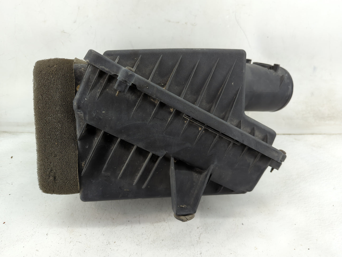 2009-2014 Gmc Yukon Air Cleaner Intake-duct Hose Tube 1459711 - Oemusedautoparts1.com