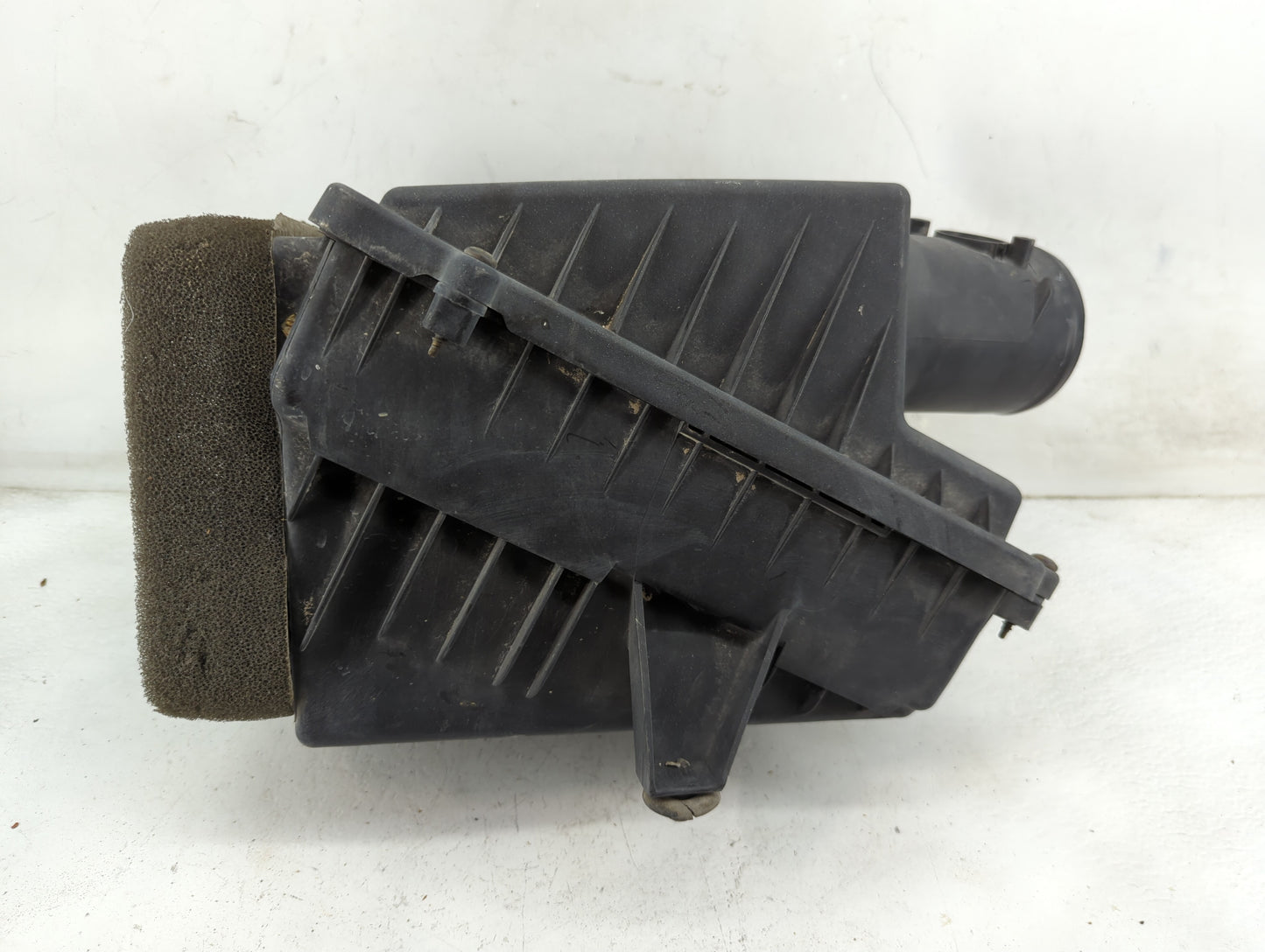2009-2014 Gmc Yukon Air Cleaner Intake-duct Hose Tube 1459711 - Oemusedautoparts1.com