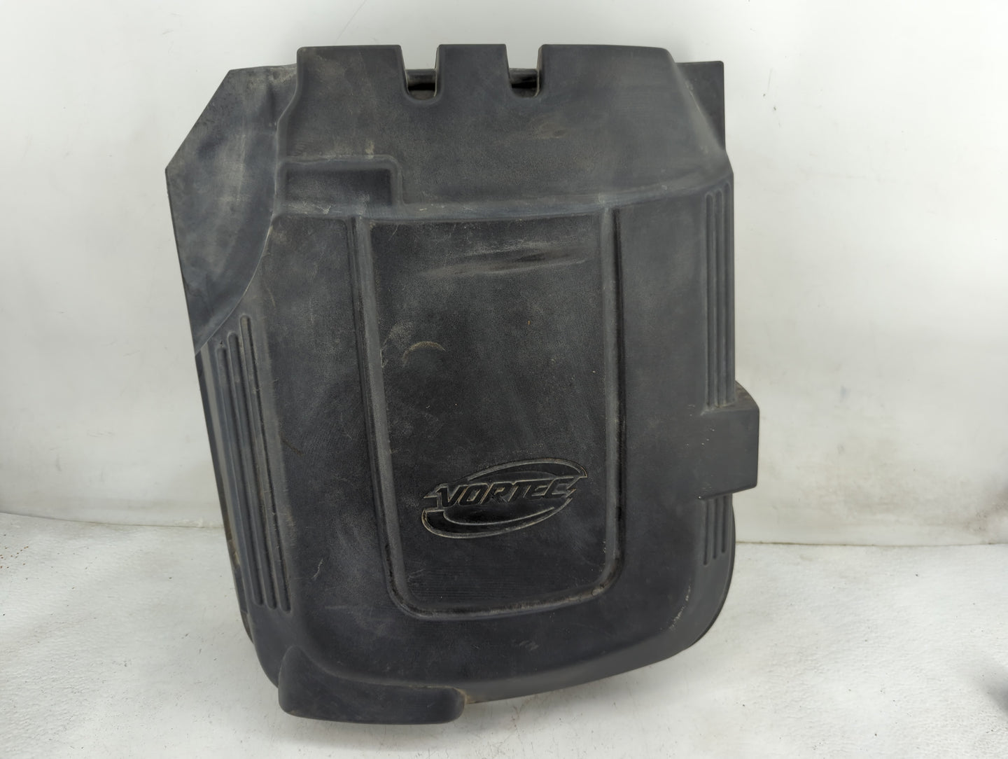 2009 Gmc Yukon Engine Cover Black - Oemusedautoparts1.com