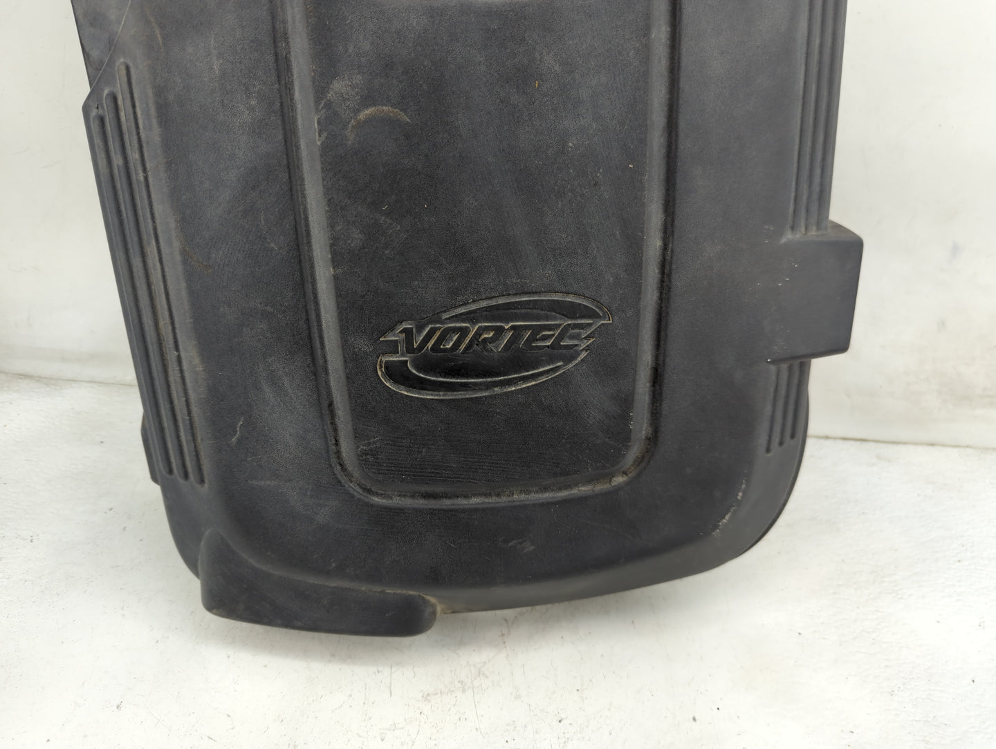 2009 Gmc Yukon Engine Cover Black - Oemusedautoparts1.com