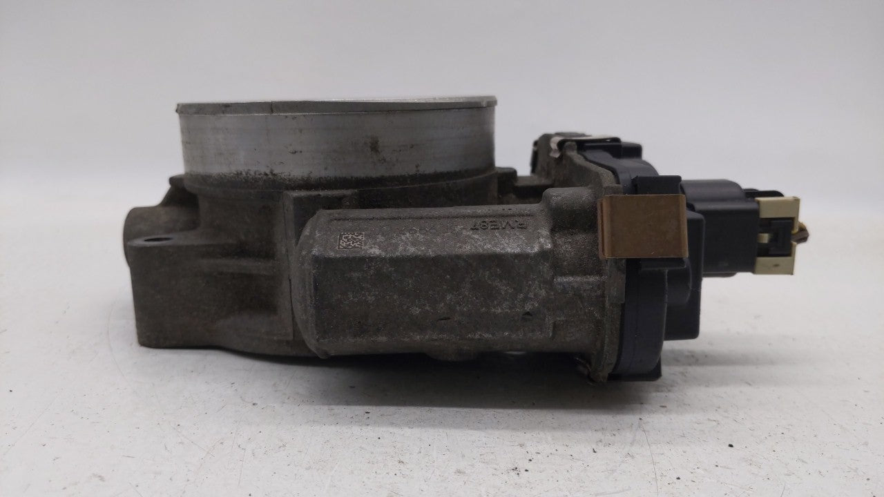 2009-2014 Gmc Yukon Throttle Body P/N:TB1032 RME87 Fits Fits 2009 2010 2011 2012 2013 2014 2015 OEM Used Auto Parts - Oemuse