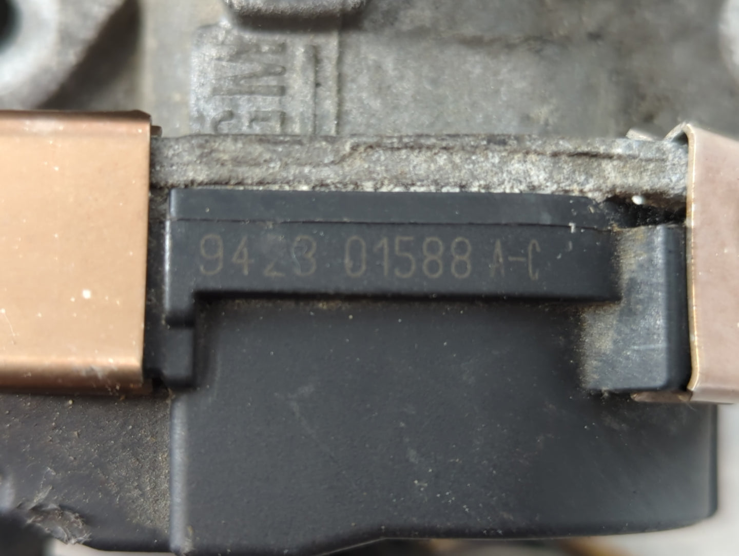 2009-2014 Gmc Yukon Throttle Body P/N:9423 01588 A-C Fits Fits 2009 2010 2011 2012 2013 2014 2015 OEM Used Auto Parts - Oemu