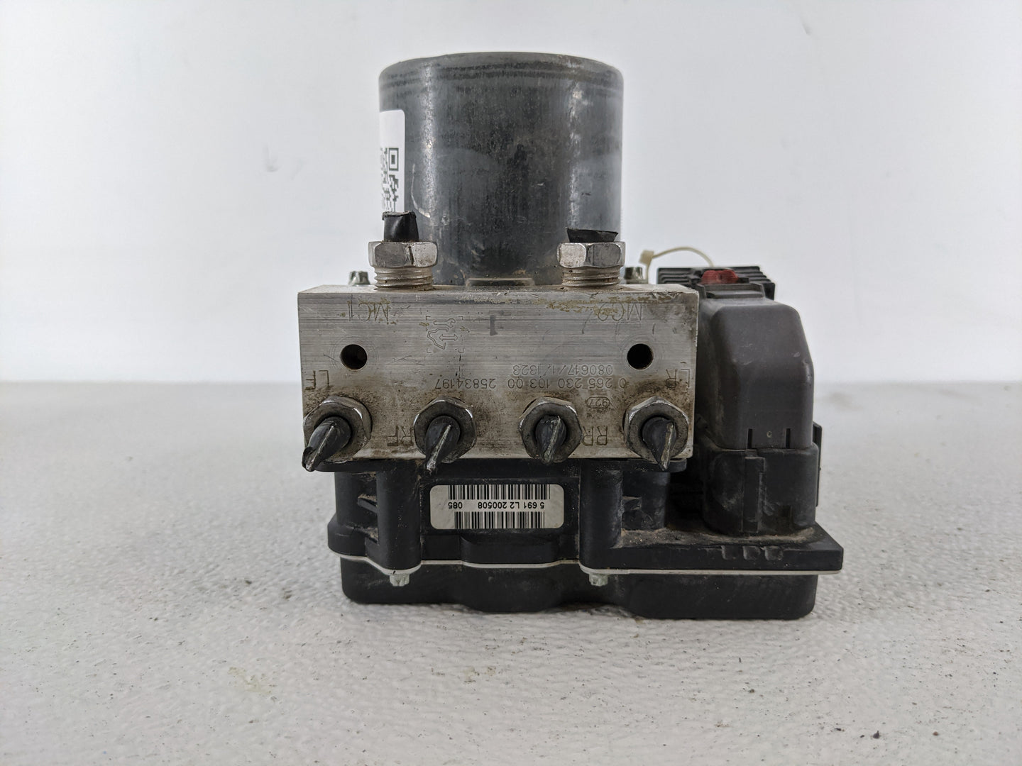 2009-2014 Gmc Yukon Xl ABS Pump Control Module Replacement P/N:25834197 Fits Fits 2009 2010 2011 2012 2013 2014 OEM Used Aut