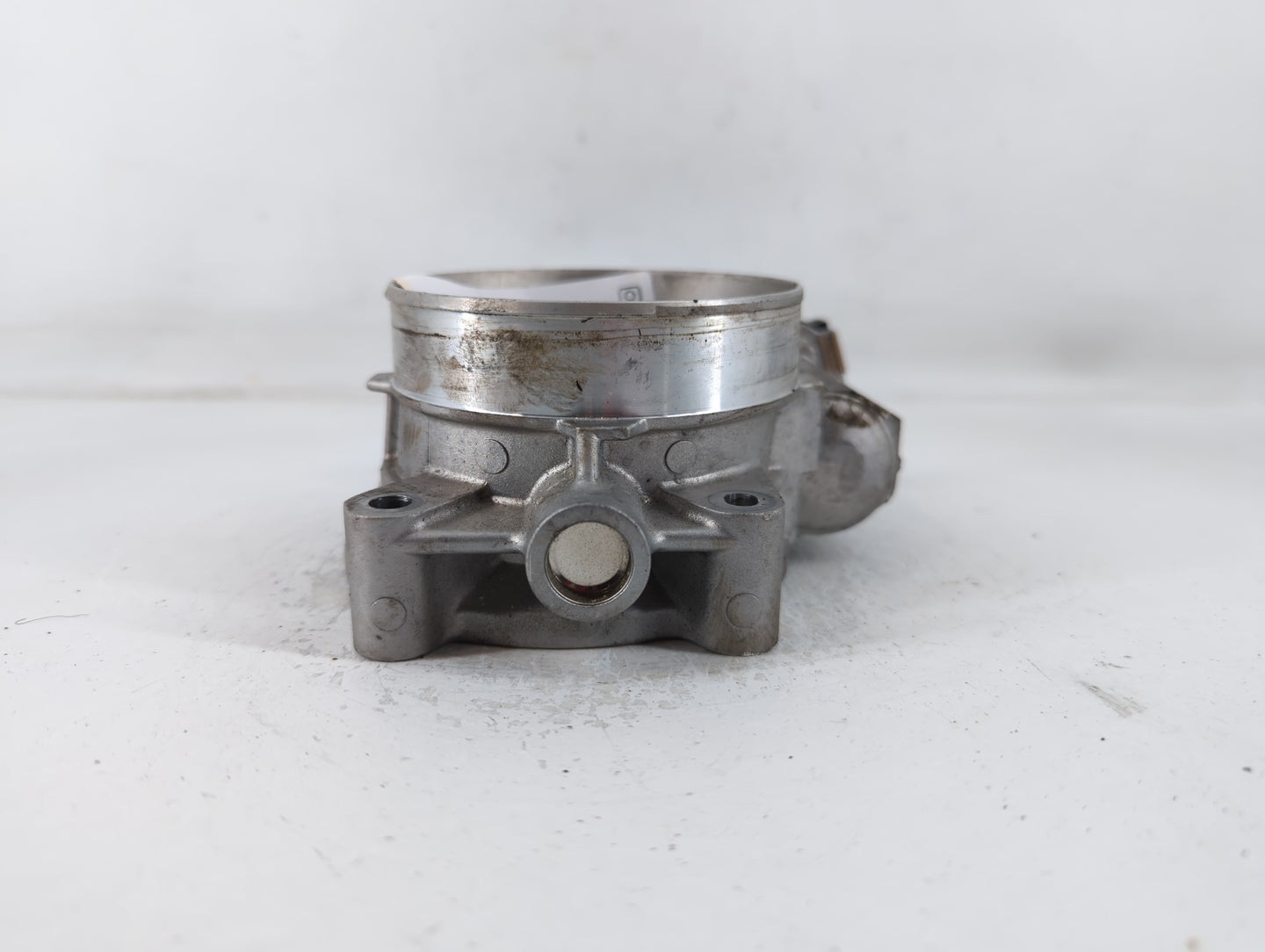2009-2014 Gmc Yukon Xl Throttle Body P/N:RME87-3C9992 Fits Fits 2009 2010 2011 2012 2013 2014 2015 OEM Used Auto Parts - Oem