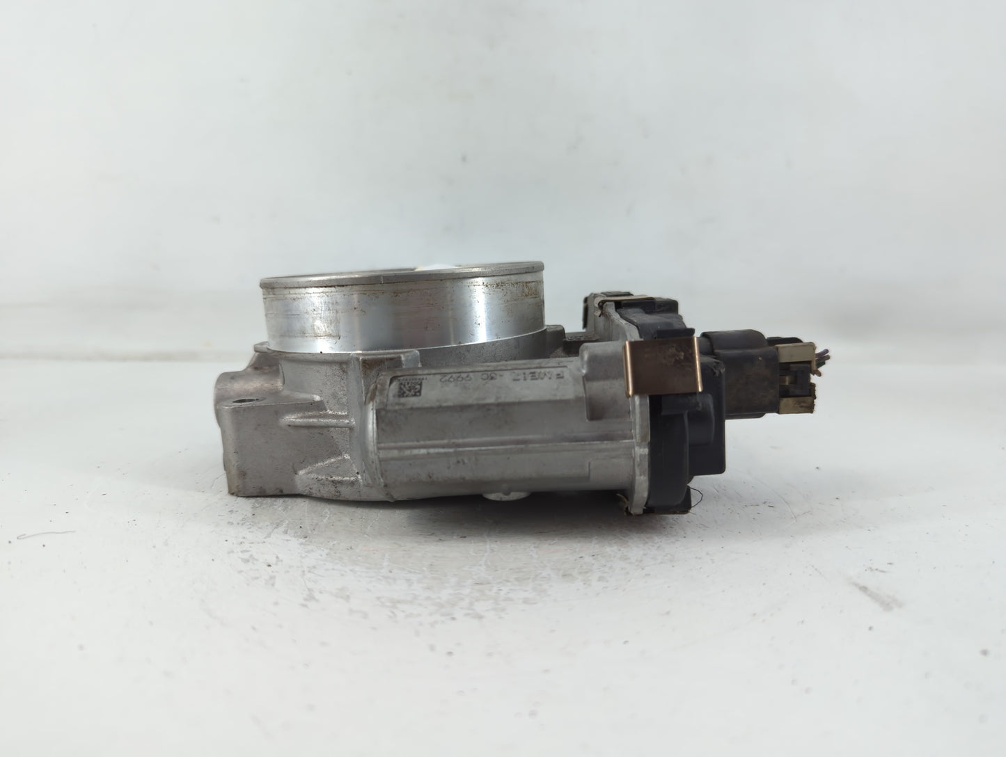 2009-2014 Gmc Yukon Xl Throttle Body P/N:RME87-3C9992 Fits Fits 2009 2010 2011 2012 2013 2014 2015 OEM Used Auto Parts - Oem