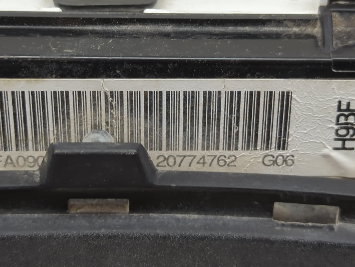 2012-2014 Gmc Yukon Xl 1500 Instrument Cluster Speedometer Gauges P/N:20774762 Miles: Fits Fits 2012 2013 2014 OEM Used Auto