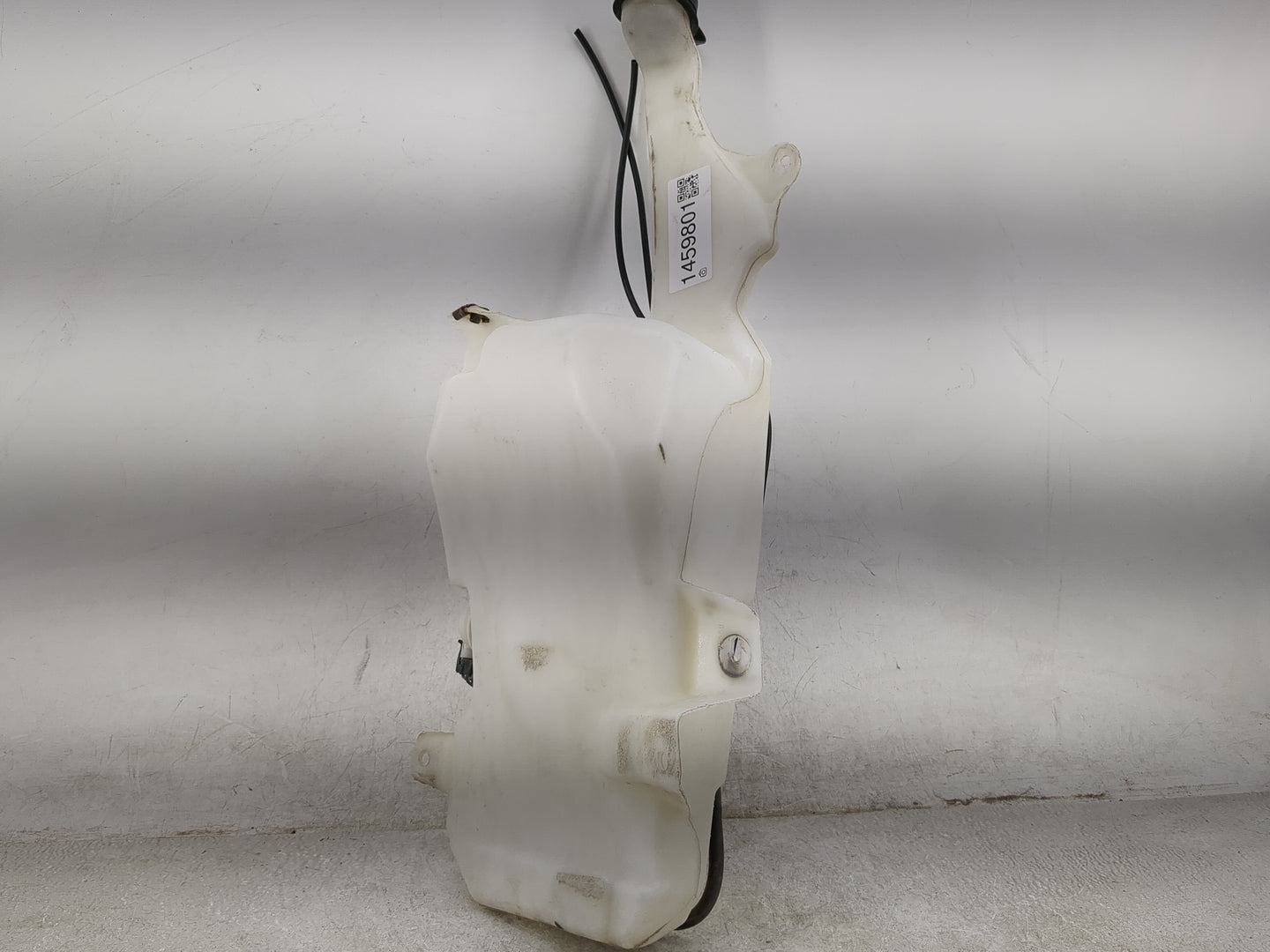 2007-2014 Gmc Yukon Xl 1500 Windshield Washer Fluid Reservoir Bottle Oem - Oemusedautoparts1.com