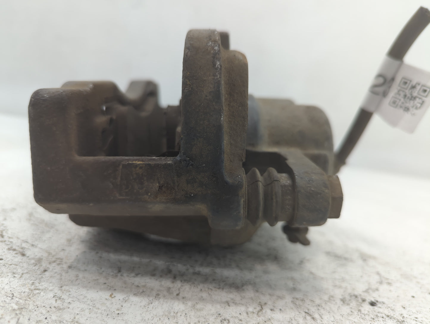 2007-2014 Gmc Yukon Xl 1500 Front Driver Left Brake Caliper - Oemusedautoparts1.com