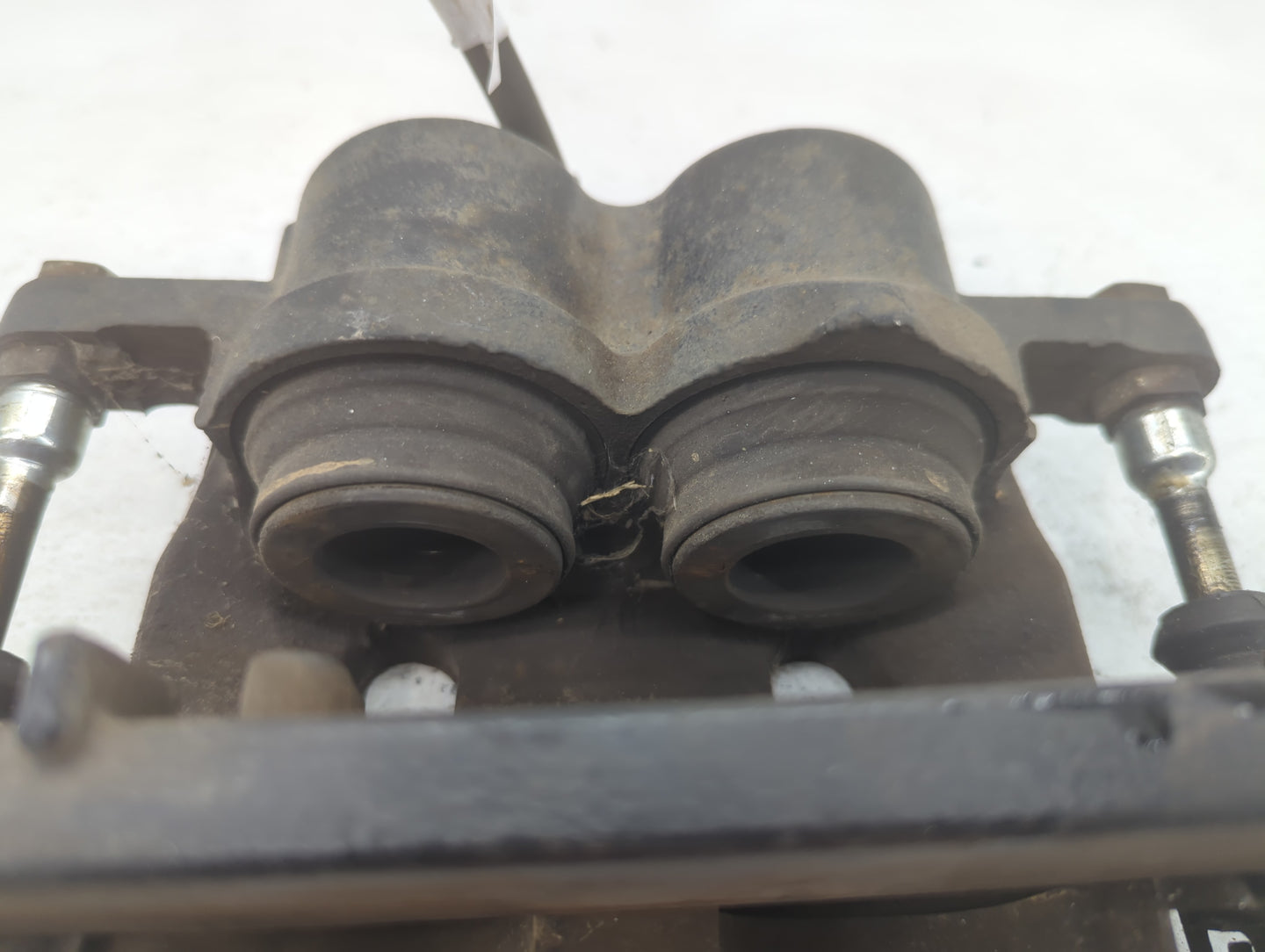 2007-2014 Gmc Yukon Xl 1500 Front Passenger Right Brake Caliper - Oemusedautoparts1.com