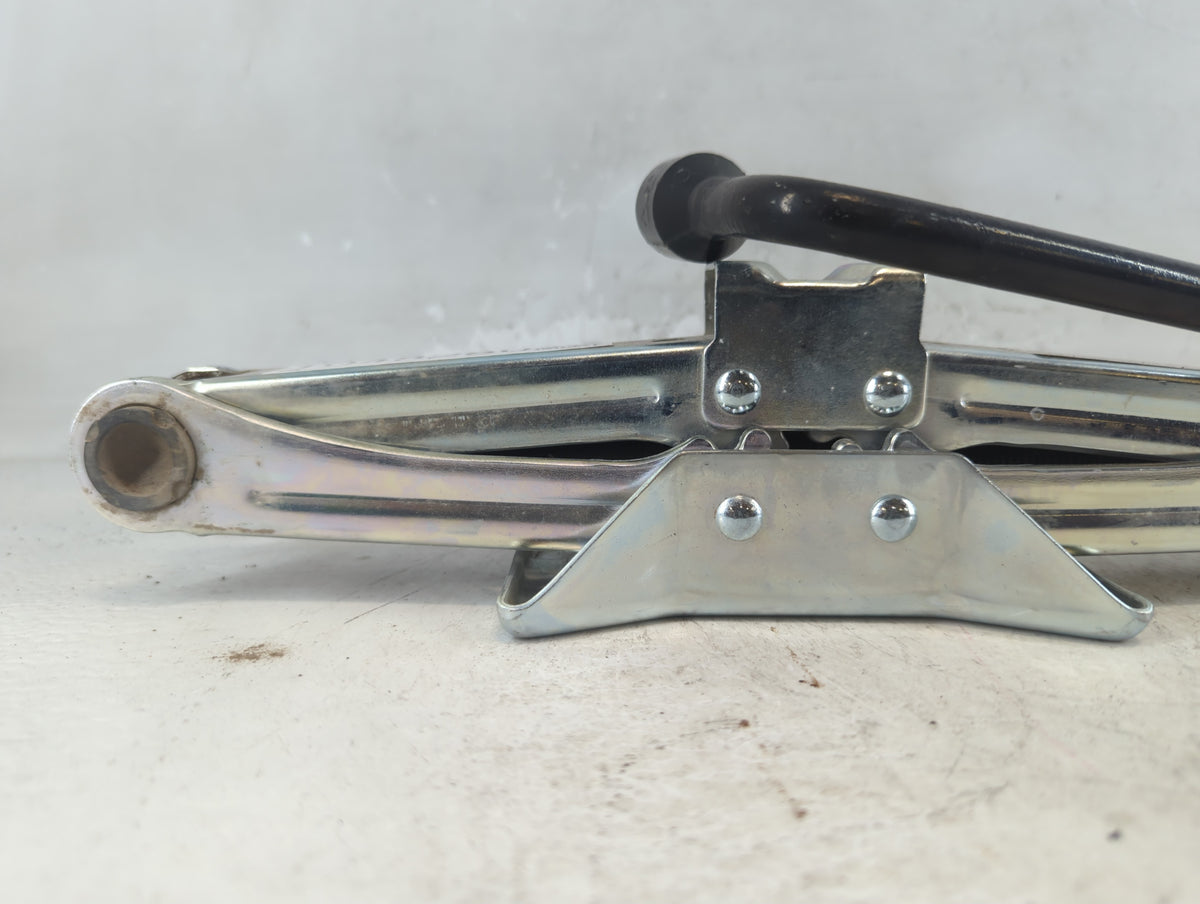 2009 Honda Accord Spare Scissor Car Jack 1048280 - Oemusedautoparts1.com