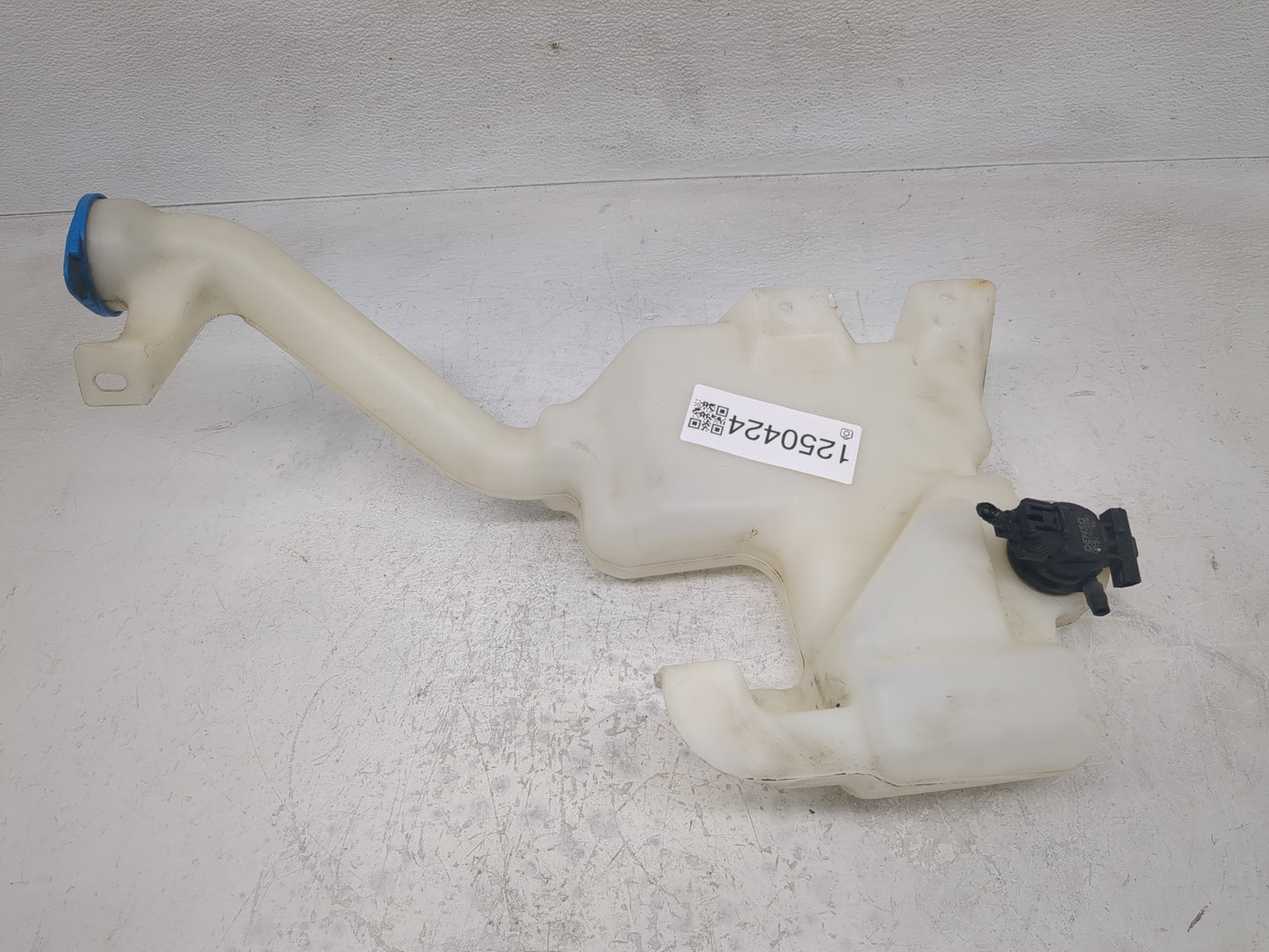 2008-2012 Honda Accord Windshield Washer Fluid Reservoir Bottle Oem - Oemusedautoparts1.com