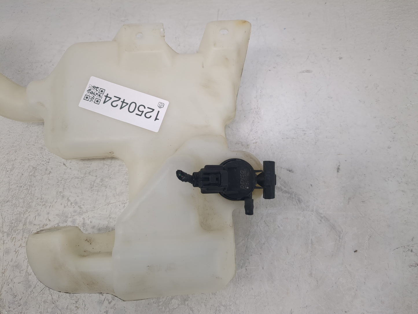 2008-2012 Honda Accord Windshield Washer Fluid Reservoir Bottle Oem - Oemusedautoparts1.com