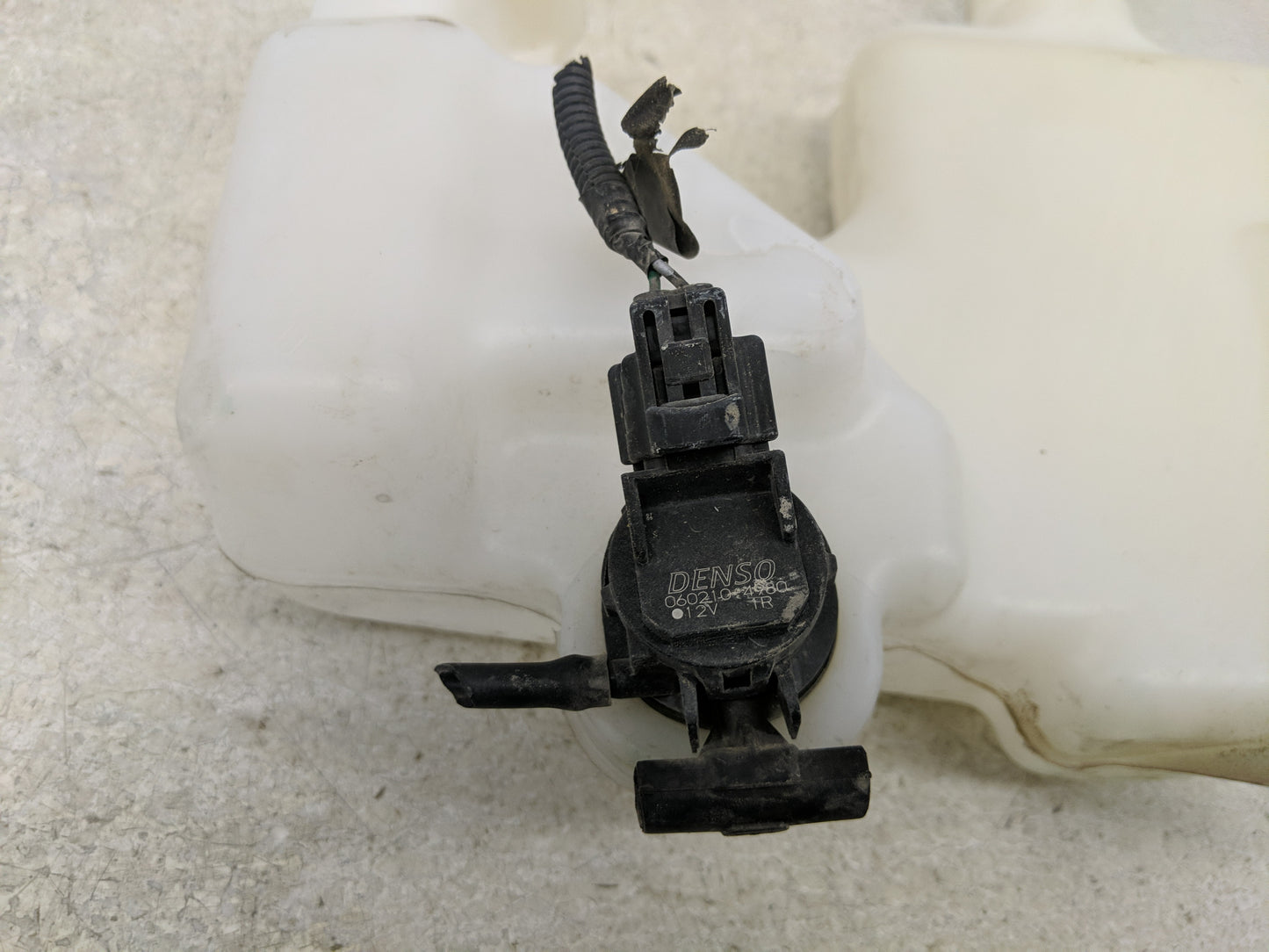 2008-2012 Honda Accord Windshield Washer Fluid Reservoir Bottle Oem - Oemusedautoparts1.com
